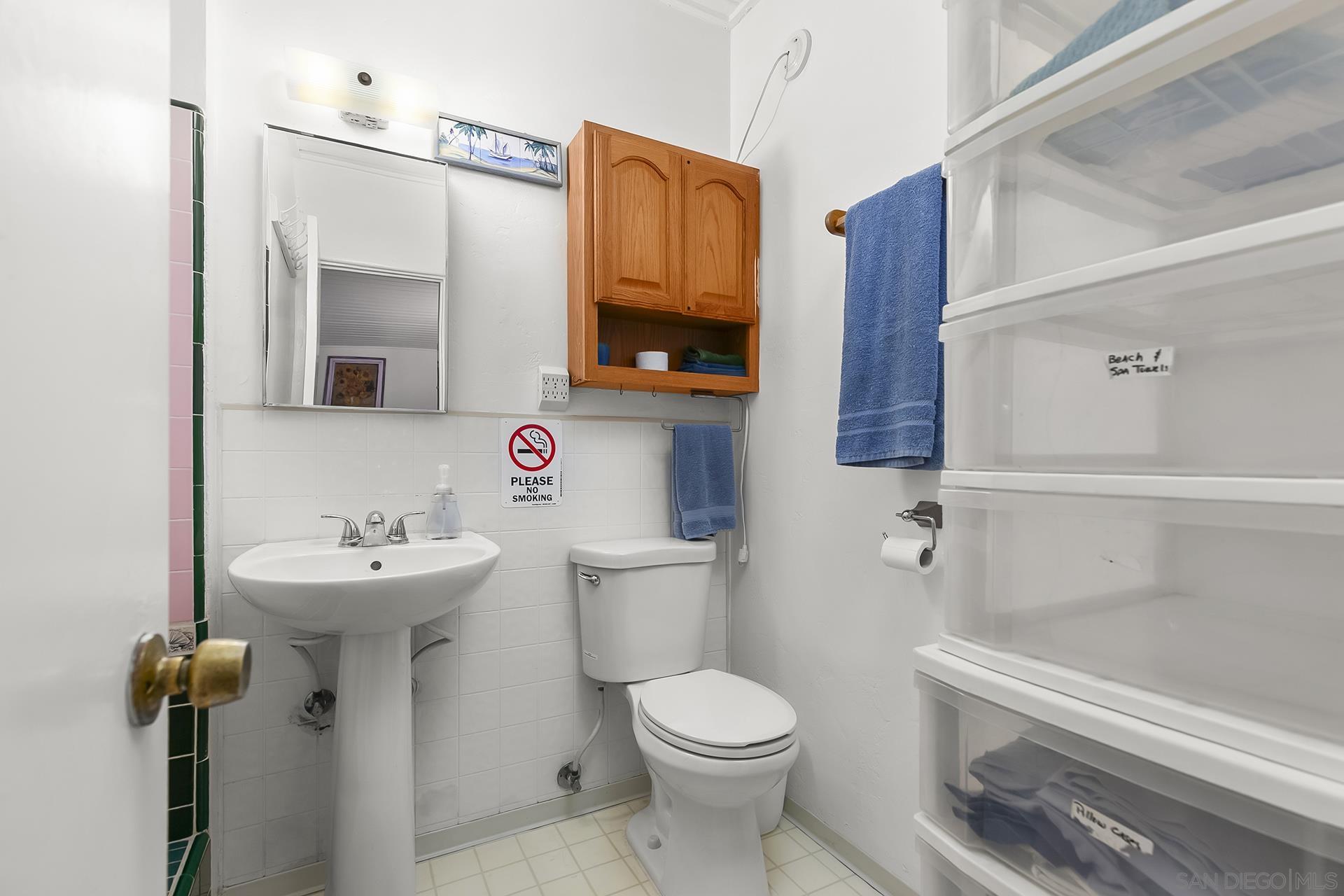 Detail Gallery Image 16 of 31 For 5038-40 W Point Loma Blvd, San Diego,  CA 92107 - – Beds | – Baths