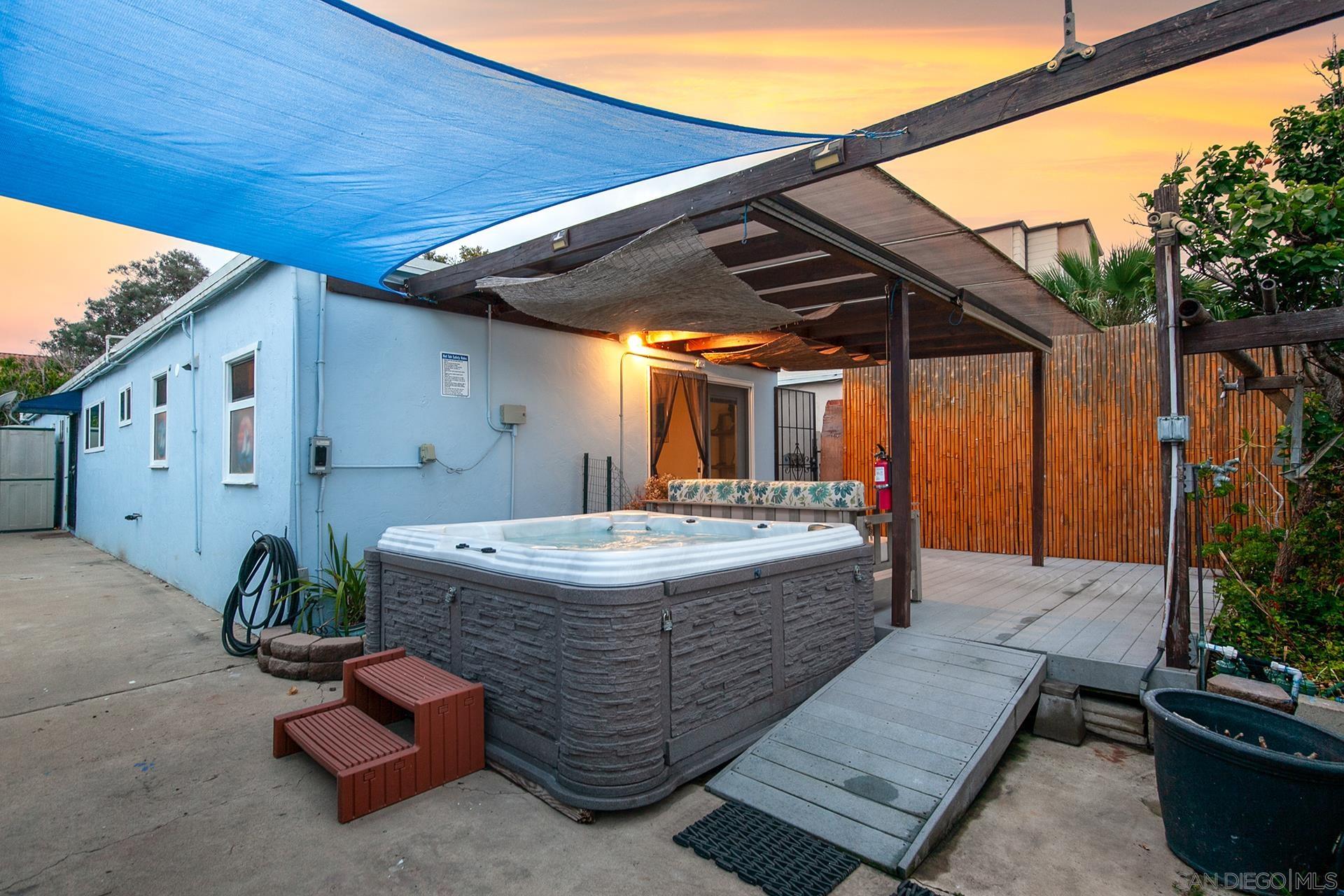 Detail Gallery Image 19 of 31 For 5038-40 W Point Loma Blvd, San Diego,  CA 92107 - – Beds | – Baths