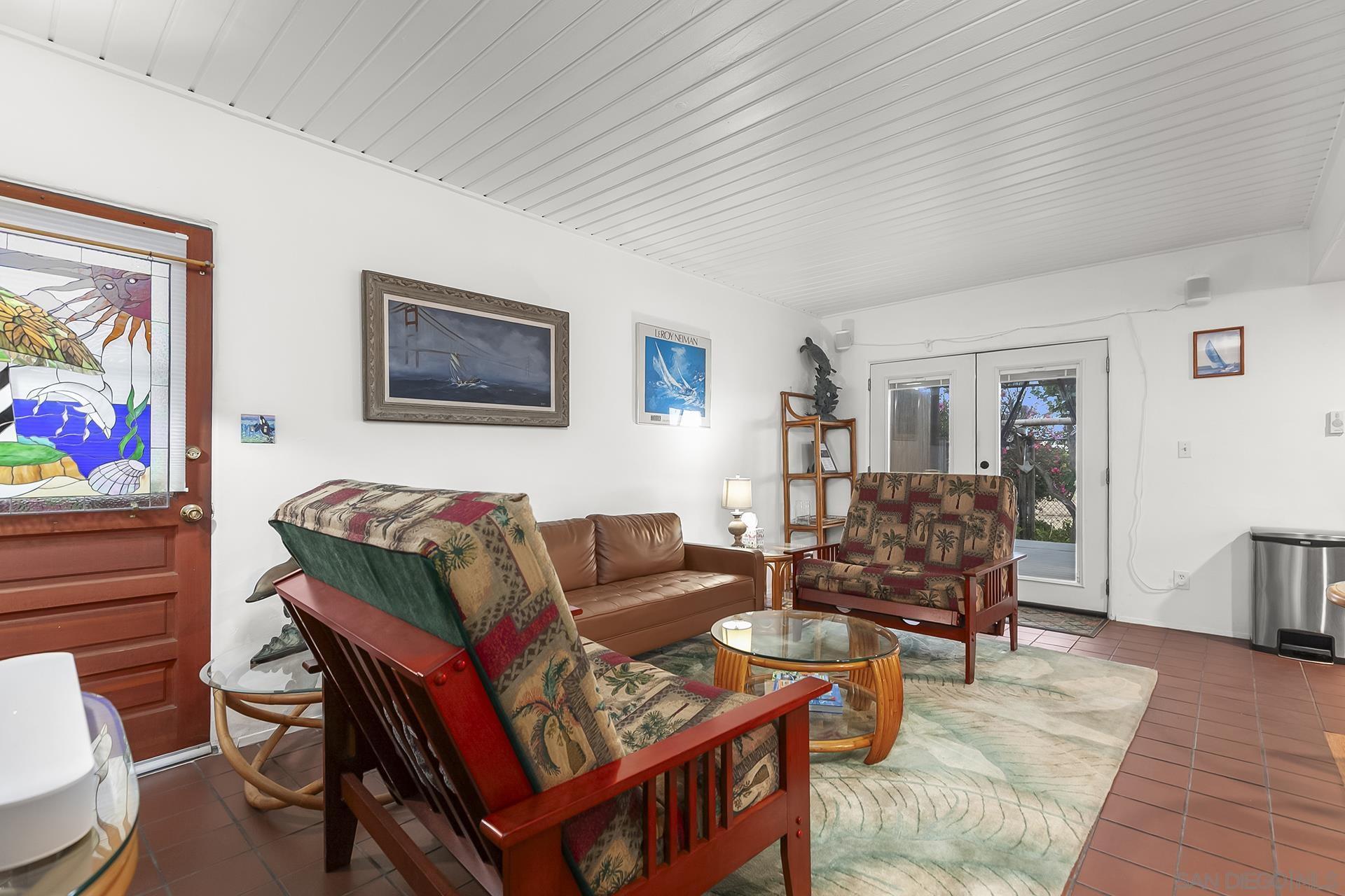 Detail Gallery Image 4 of 31 For 5038-40 W Point Loma Blvd, San Diego,  CA 92107 - – Beds | – Baths