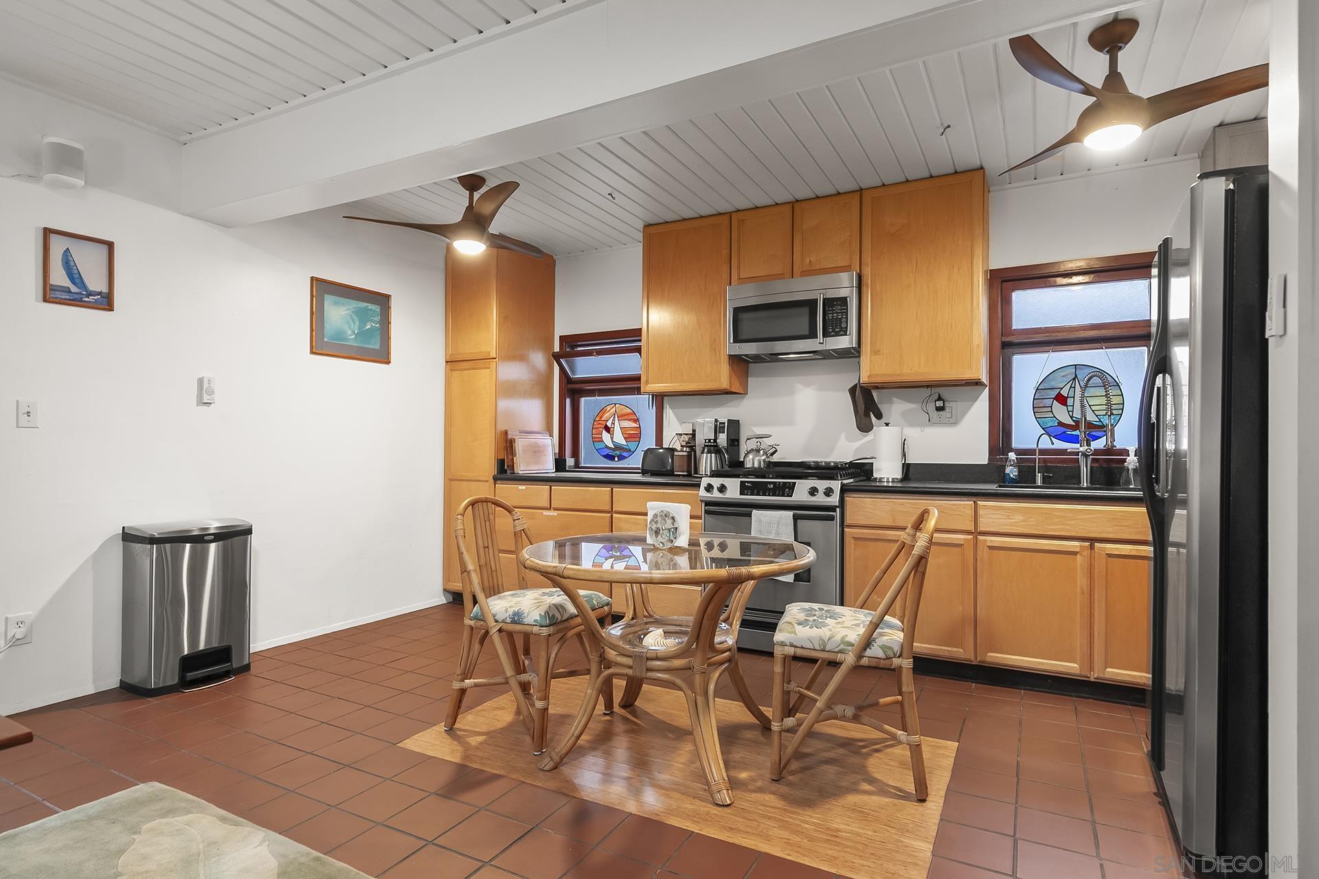 Detail Gallery Image 6 of 31 For 5038-40 W Point Loma Blvd, San Diego,  CA 92107 - – Beds | – Baths