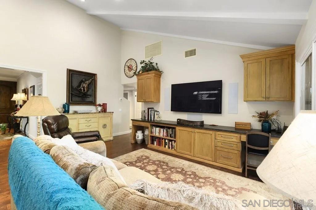 Detail Gallery Image 14 of 32 For 3868  Avenida Feliz, Rancho Santa Fe,  CA 92091 - 4 Beds | 3 Baths