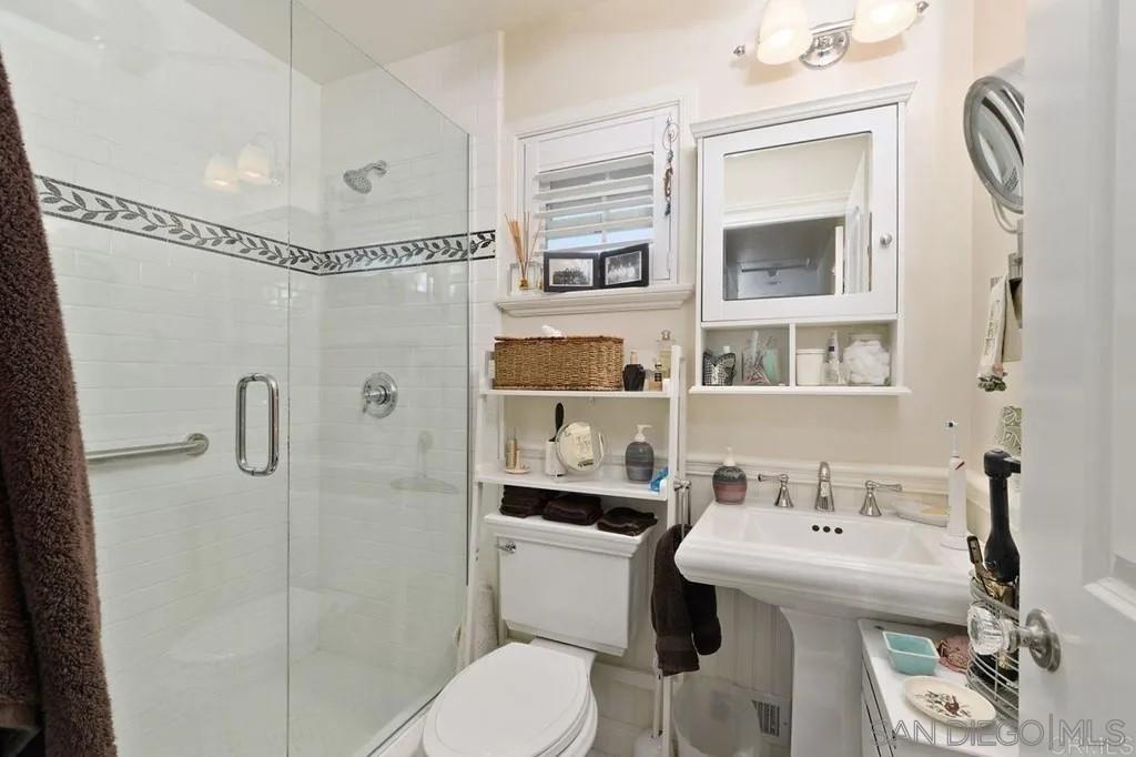 Detail Gallery Image 23 of 32 For 3868  Avenida Feliz, Rancho Santa Fe,  CA 92091 - 4 Beds | 3 Baths