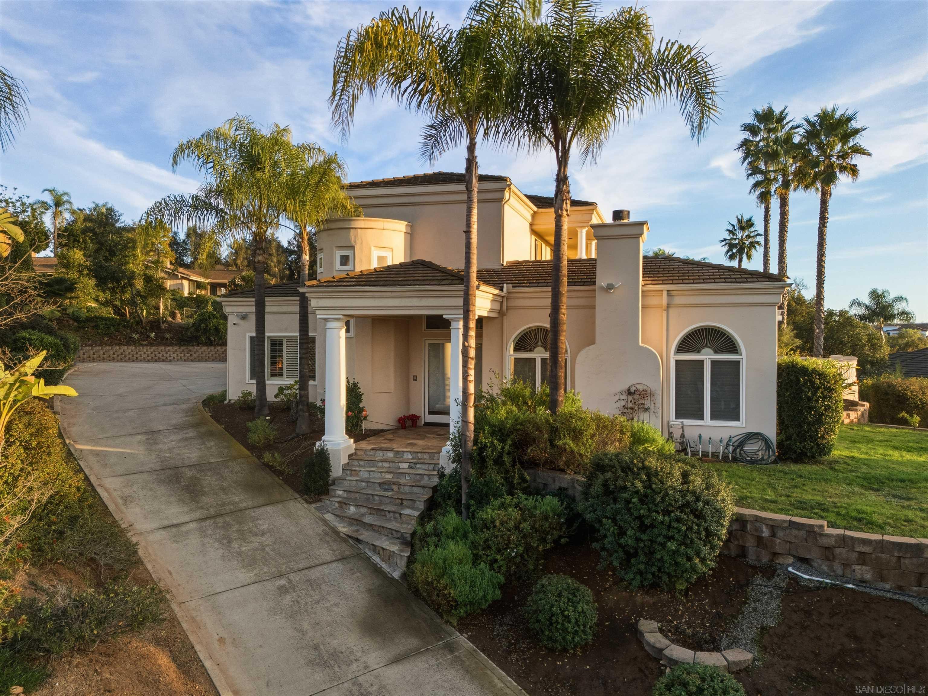 Detail Gallery Image 11 of 47 For 2464  Canyon Creek Rd, Escondido,  CA 92025 - 6 Beds | 5 Baths