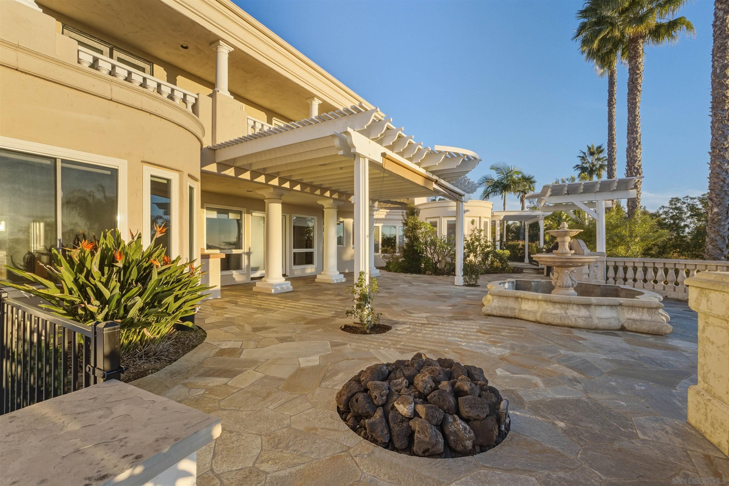 Detail Gallery Image 17 of 47 For 2464  Canyon Creek Rd, Escondido,  CA 92025 - 6 Beds | 5 Baths