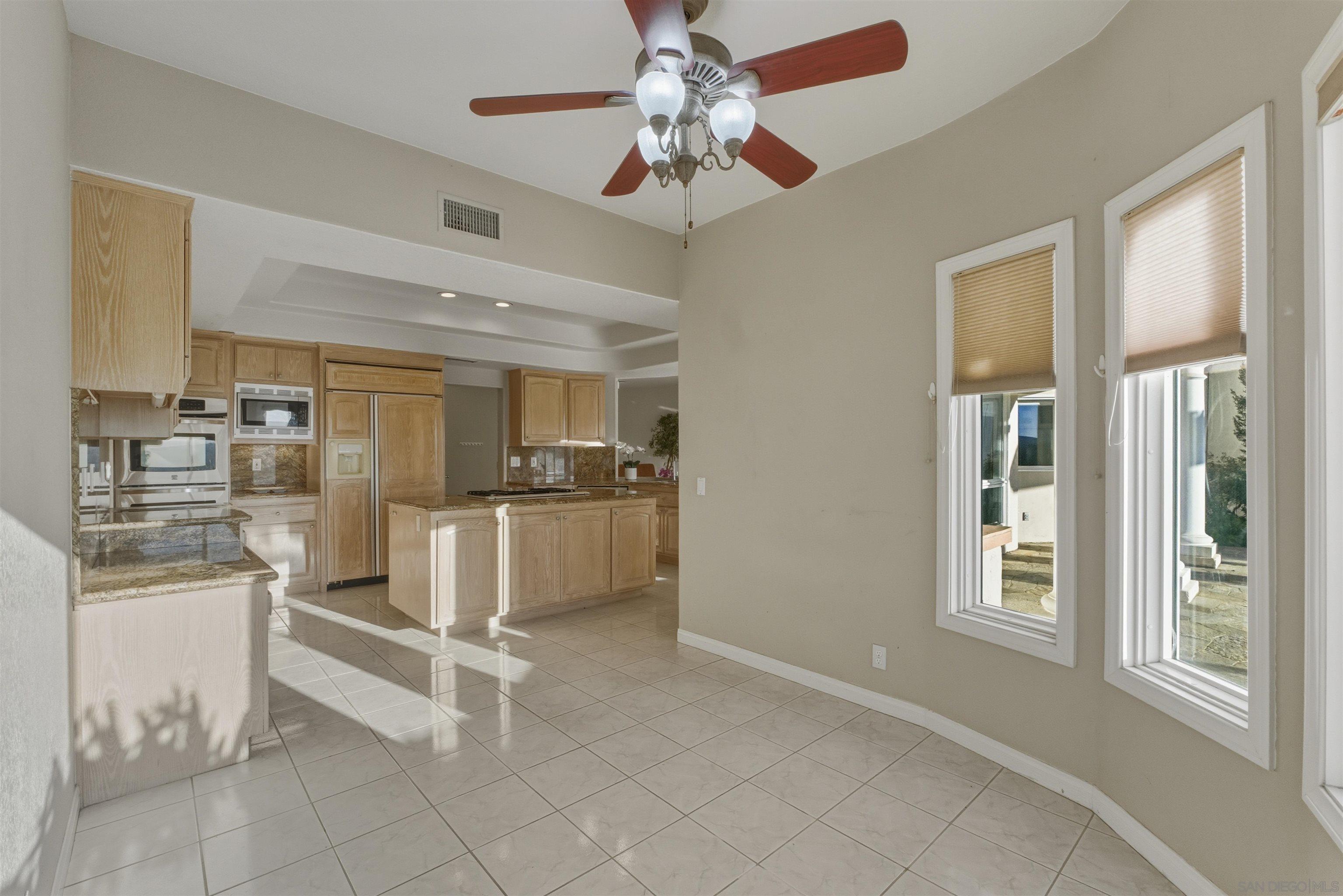 Detail Gallery Image 25 of 47 For 2464  Canyon Creek Rd, Escondido,  CA 92025 - 6 Beds | 5 Baths