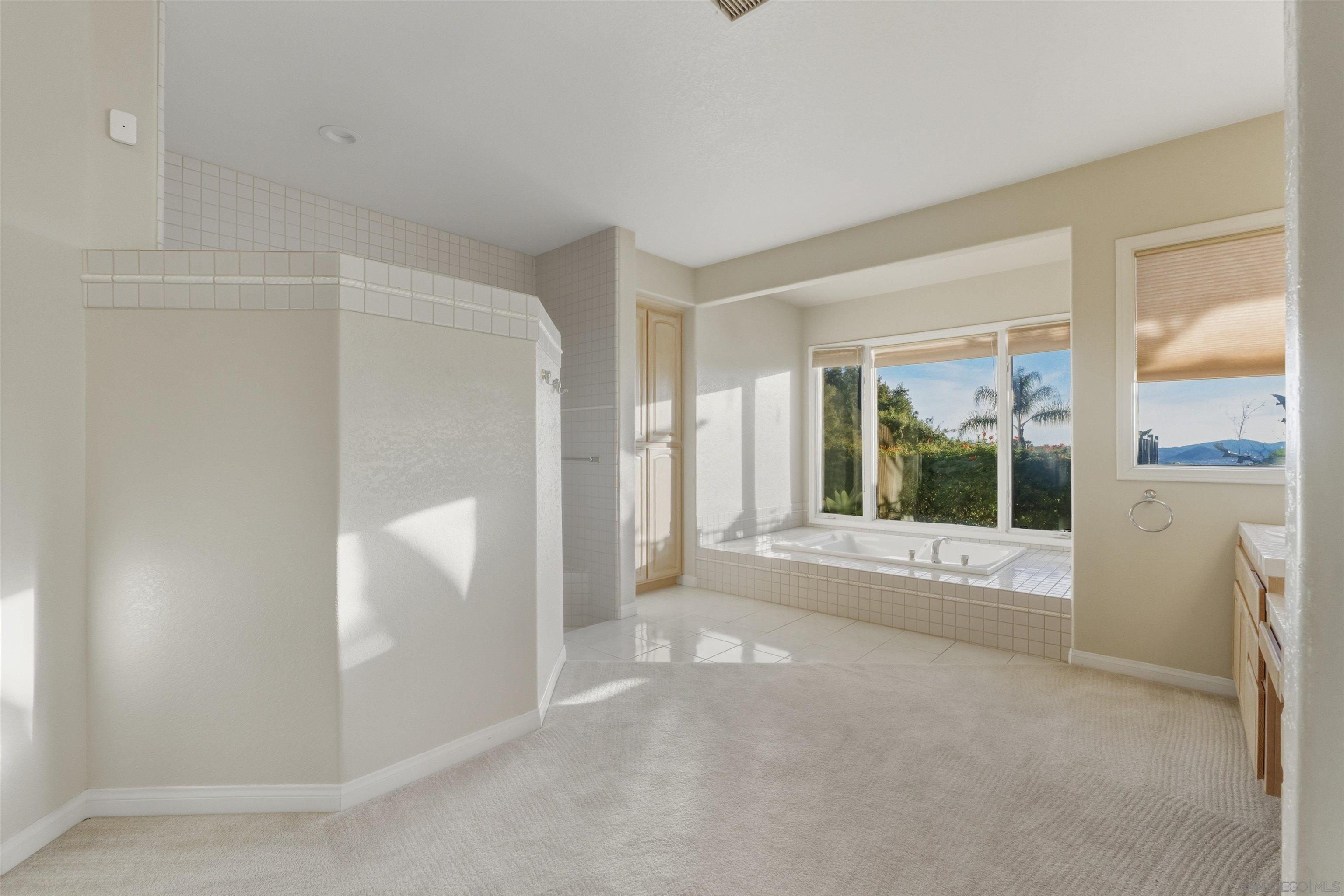 Detail Gallery Image 37 of 47 For 2464  Canyon Creek Rd, Escondido,  CA 92025 - 6 Beds | 5 Baths