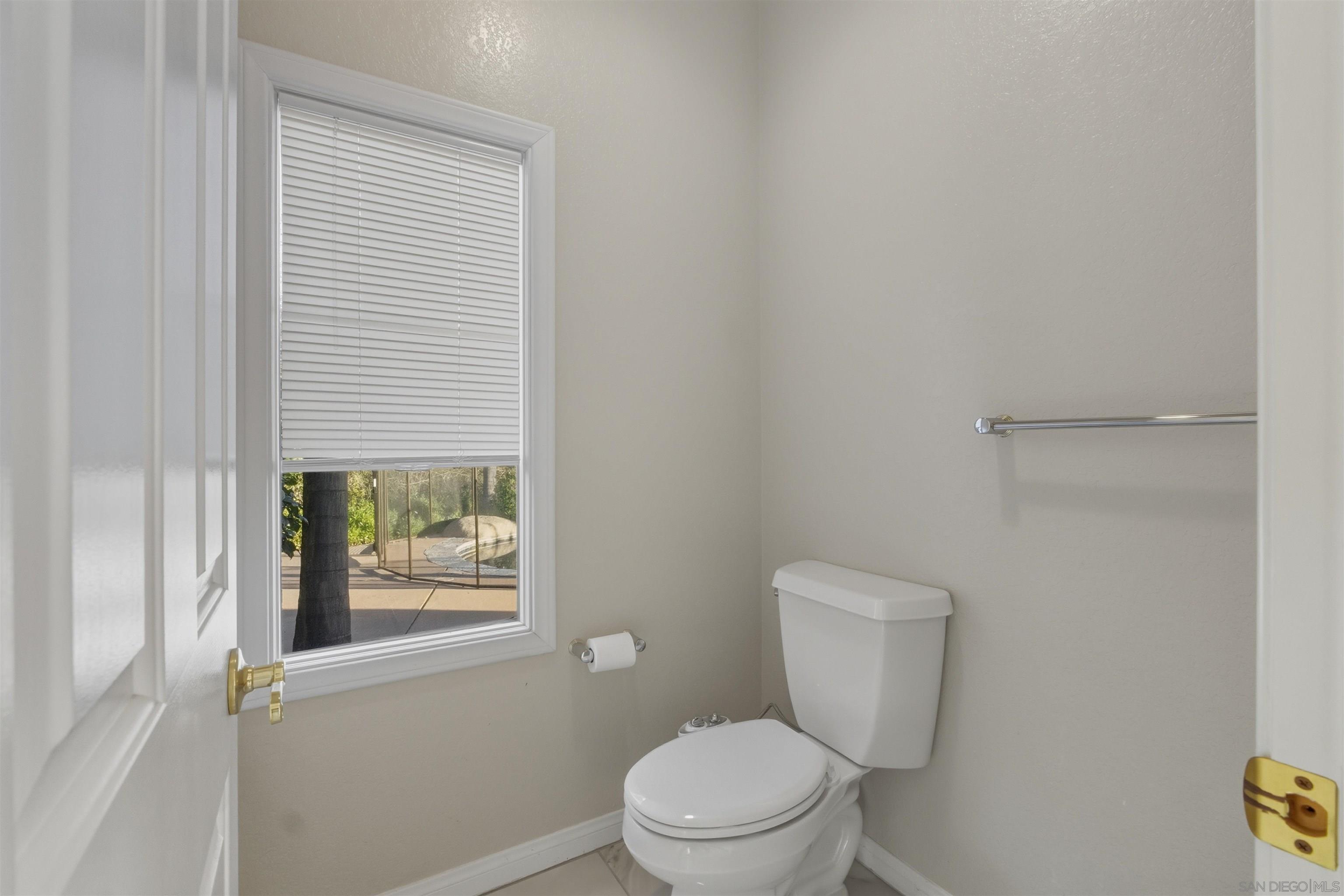 Detail Gallery Image 38 of 47 For 2464  Canyon Creek Rd, Escondido,  CA 92025 - 6 Beds | 5 Baths