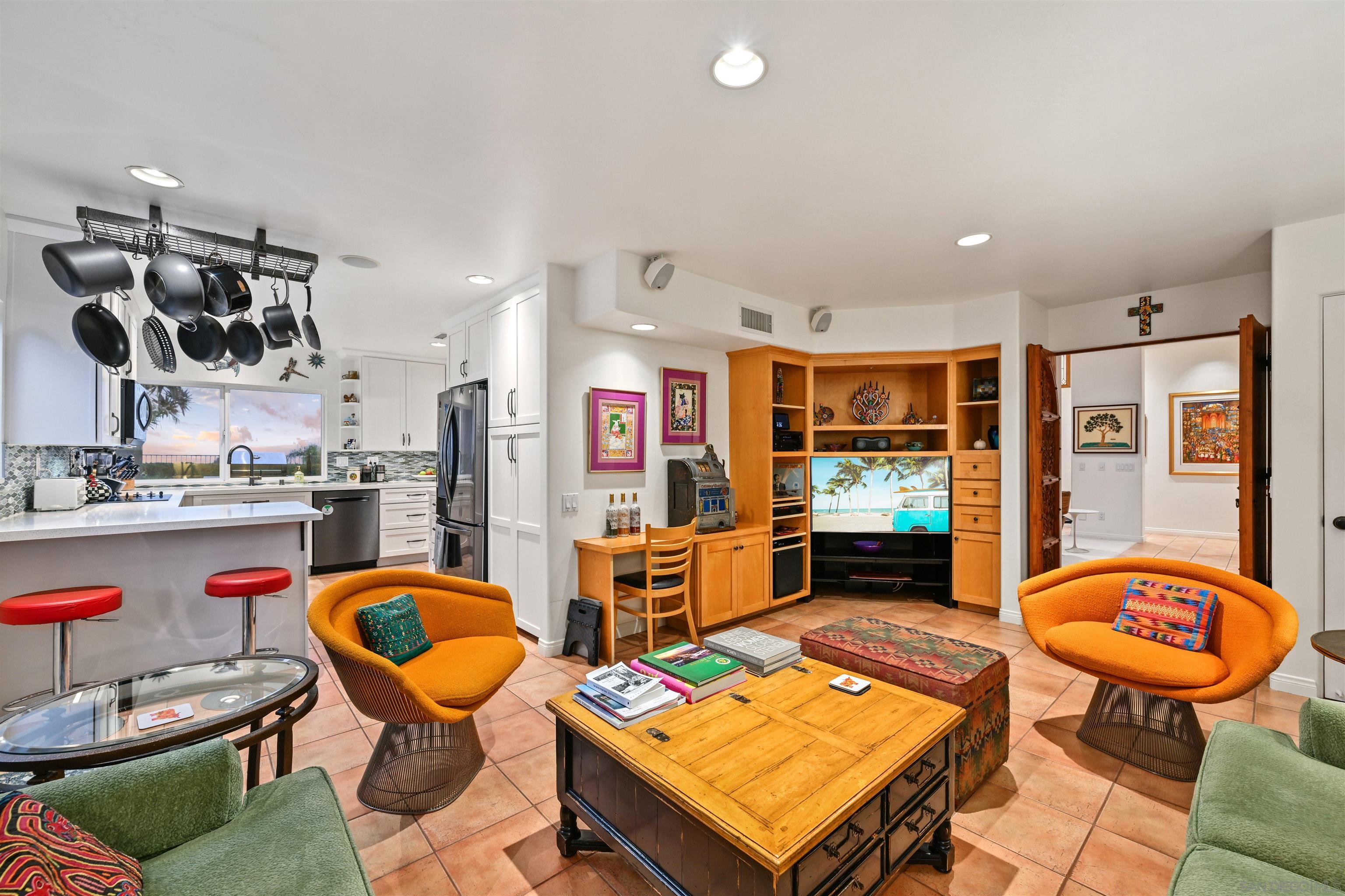 Detail Gallery Image 14 of 57 For 7215  Daffodil Pl, Carlsbad,  CA 92011 - 3 Beds | 3 Baths