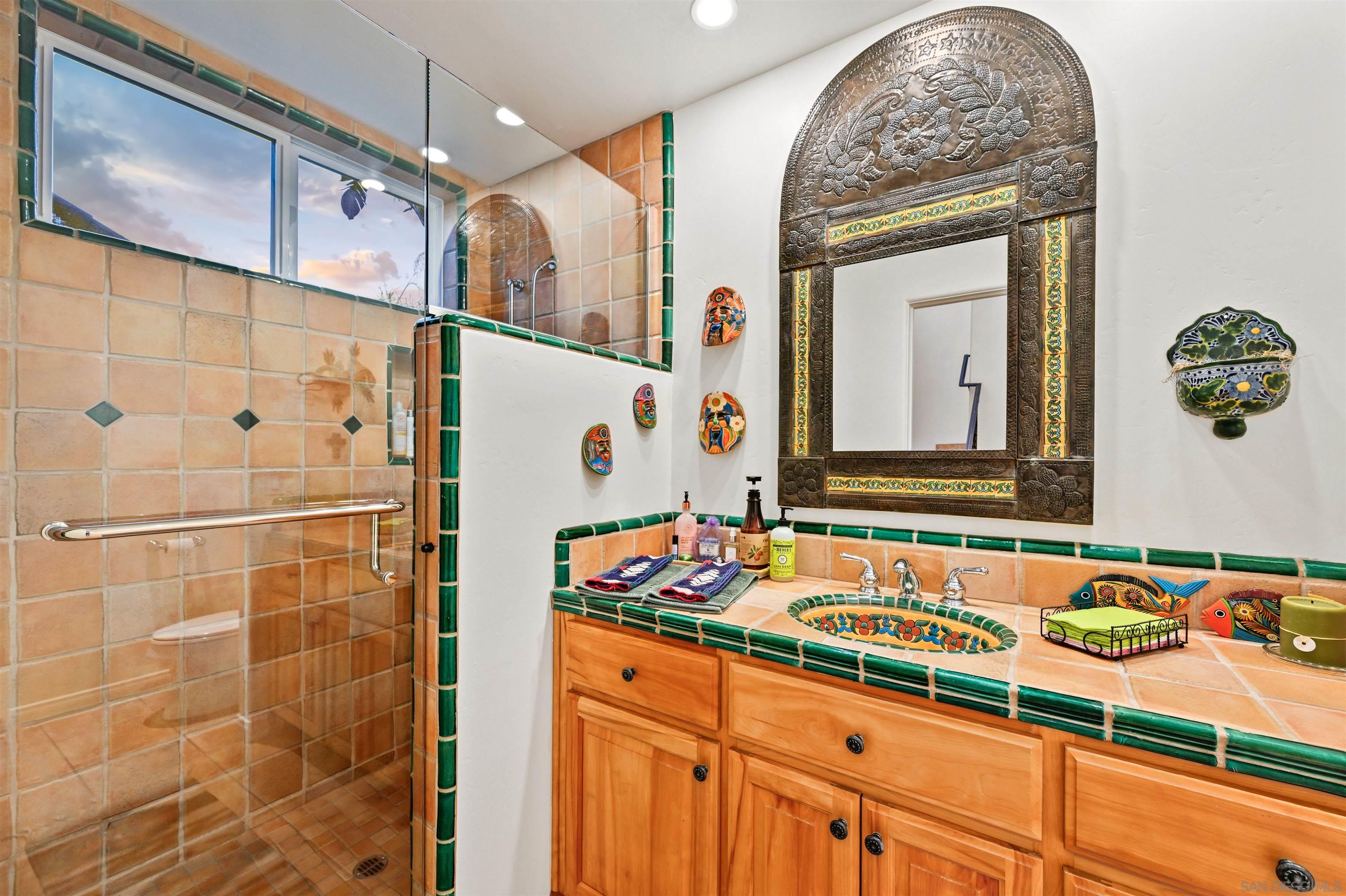 Detail Gallery Image 18 of 57 For 7215  Daffodil Pl, Carlsbad,  CA 92011 - 3 Beds | 3 Baths