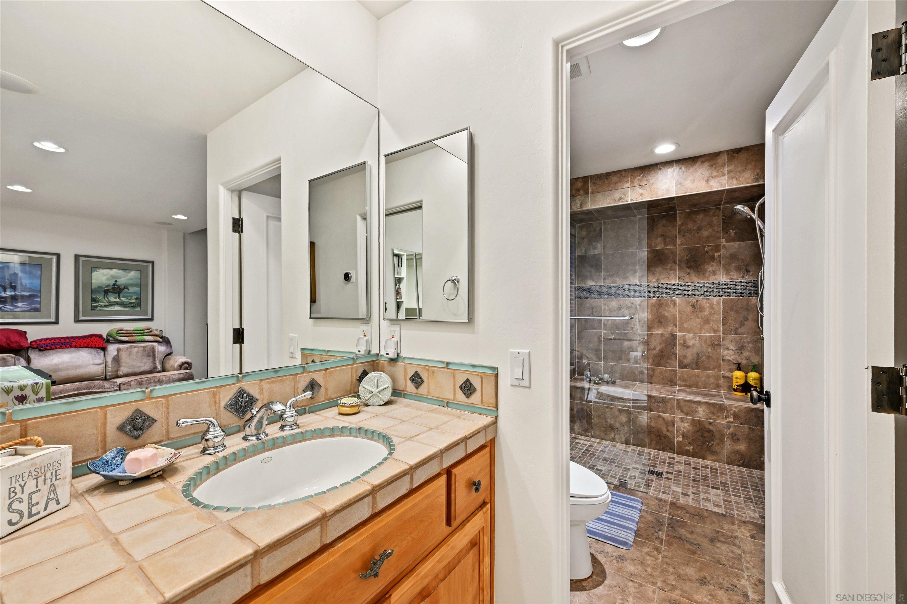 Detail Gallery Image 29 of 57 For 7215  Daffodil Pl, Carlsbad,  CA 92011 - 3 Beds | 3 Baths