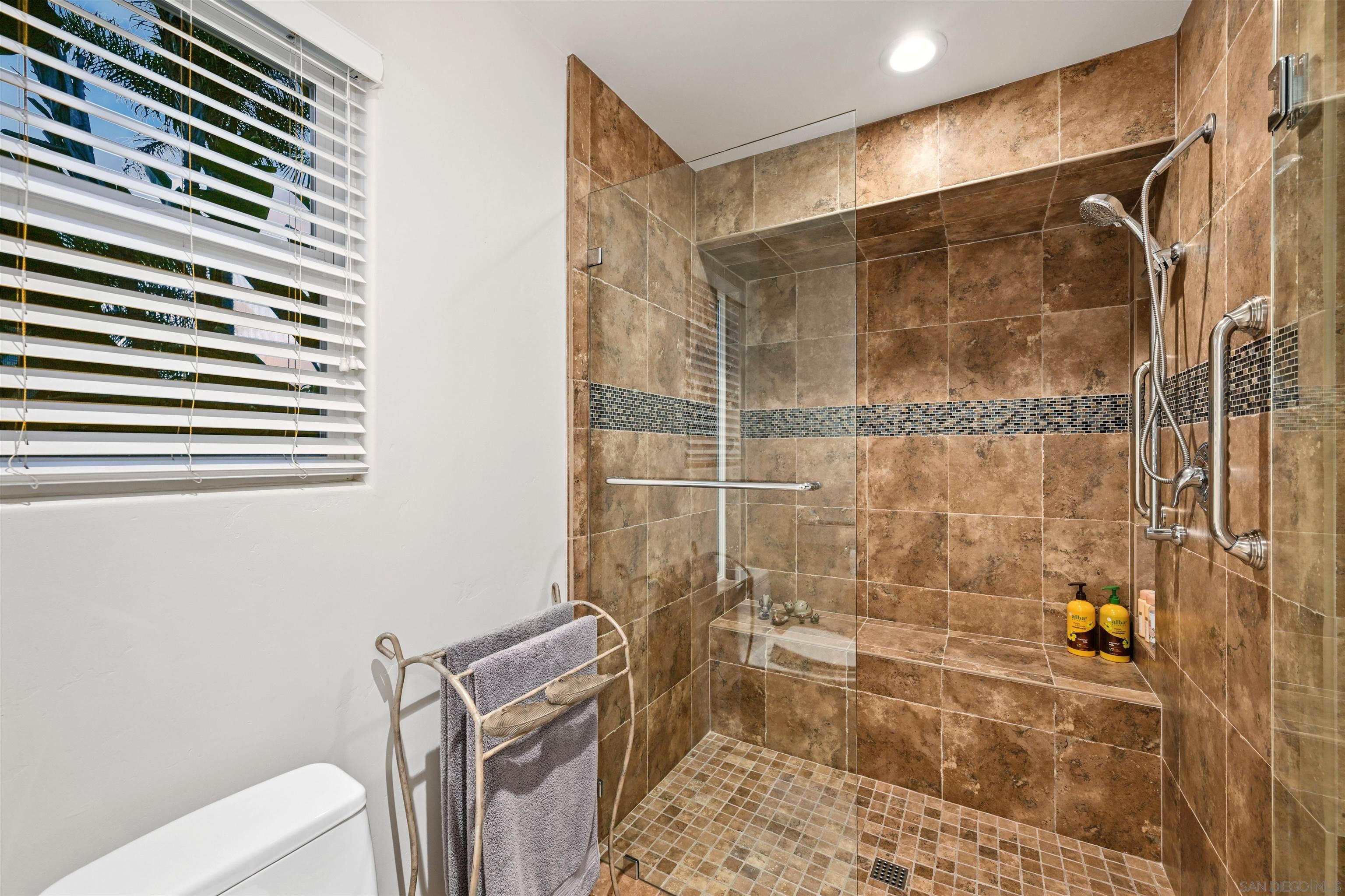 Detail Gallery Image 30 of 57 For 7215  Daffodil Pl, Carlsbad,  CA 92011 - 3 Beds | 3 Baths