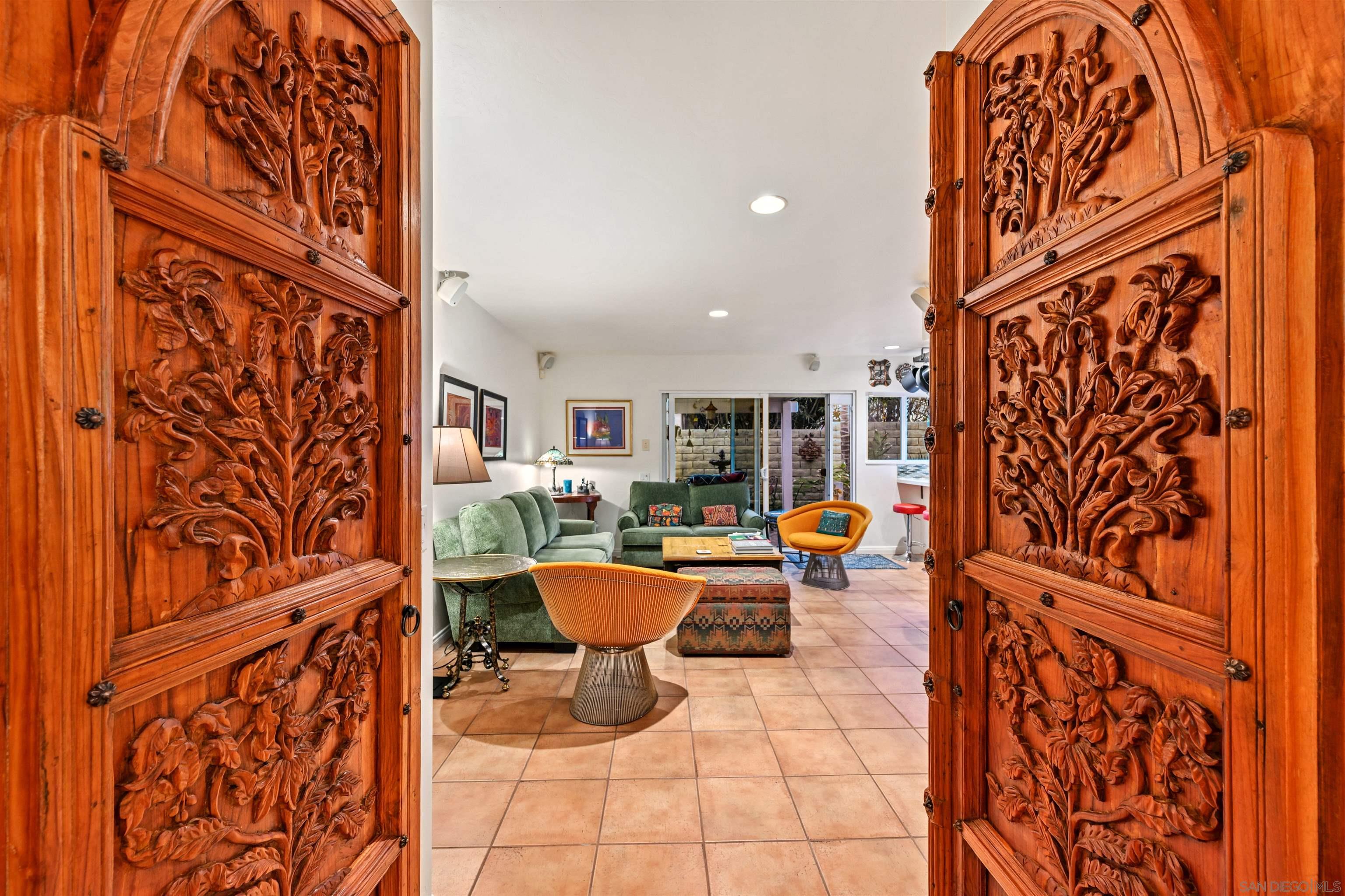 Detail Gallery Image 7 of 57 For 7215  Daffodil Pl, Carlsbad,  CA 92011 - 3 Beds | 3 Baths