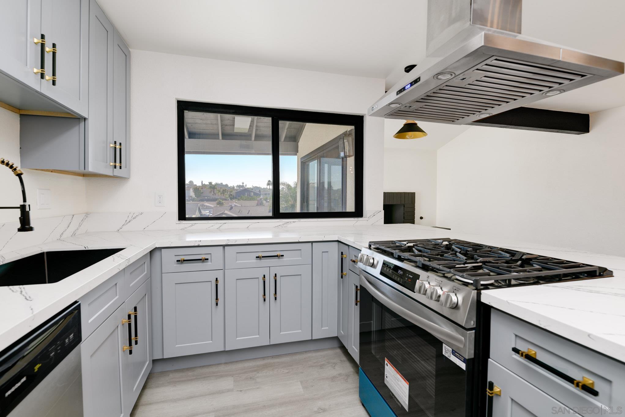 Detail Gallery Image 12 of 30 For 6035  Harps Ct, San Diego,  CA 92114 - 4 Beds | 2 Baths