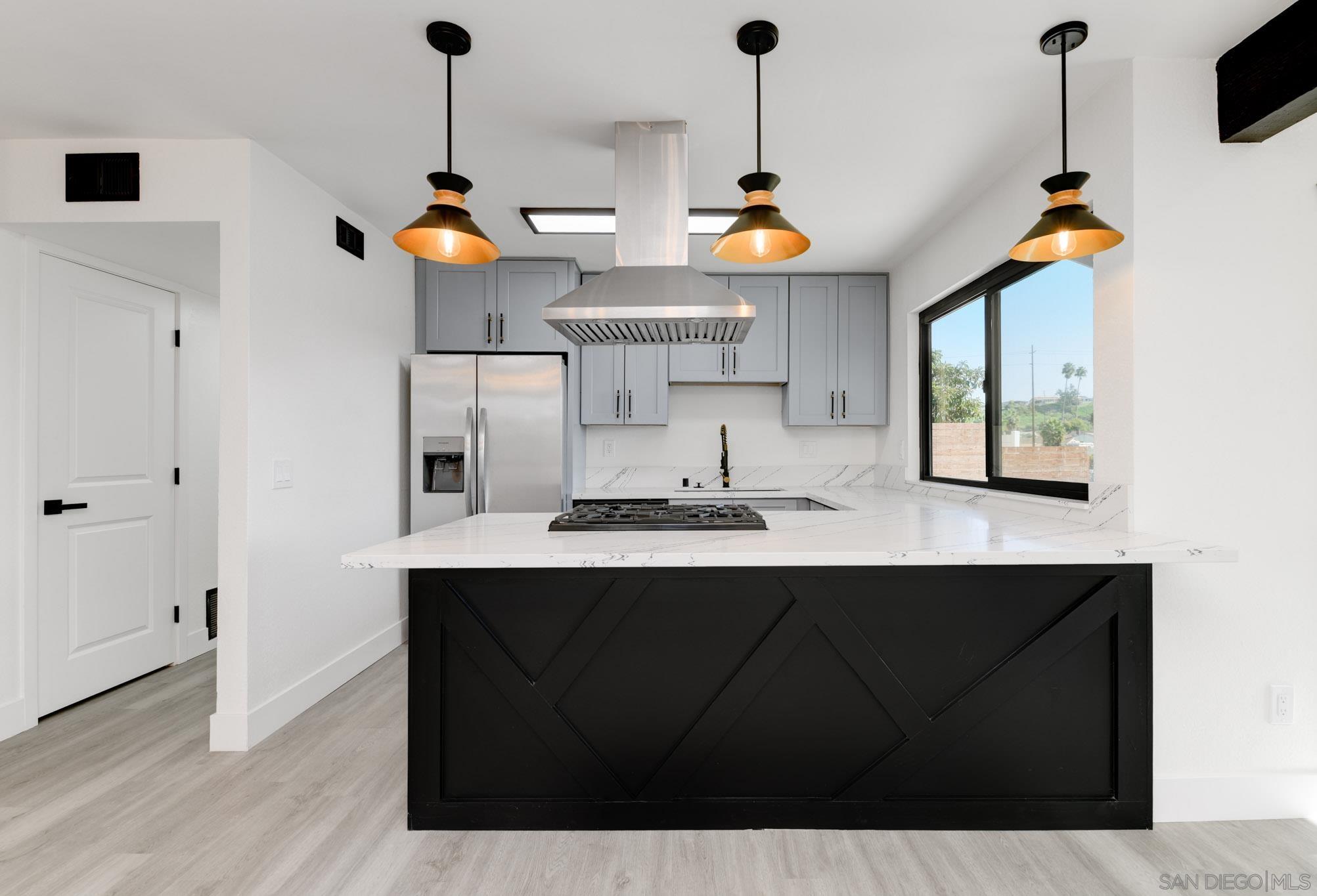 Detail Gallery Image 10 of 30 For 6035  Harps Ct, San Diego,  CA 92114 - 4 Beds | 2 Baths