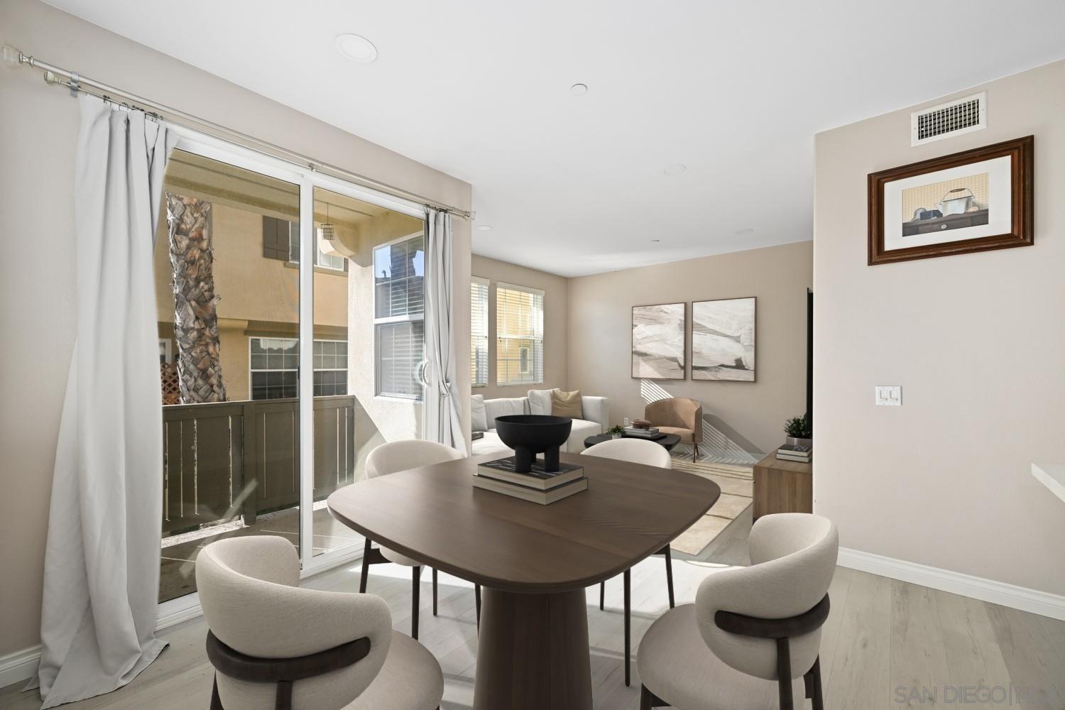 Detail Gallery Image 11 of 30 For 5074  Cascade Way  #102,  Oceanside,  CA 92057 - 2 Beds | 2/1 Baths