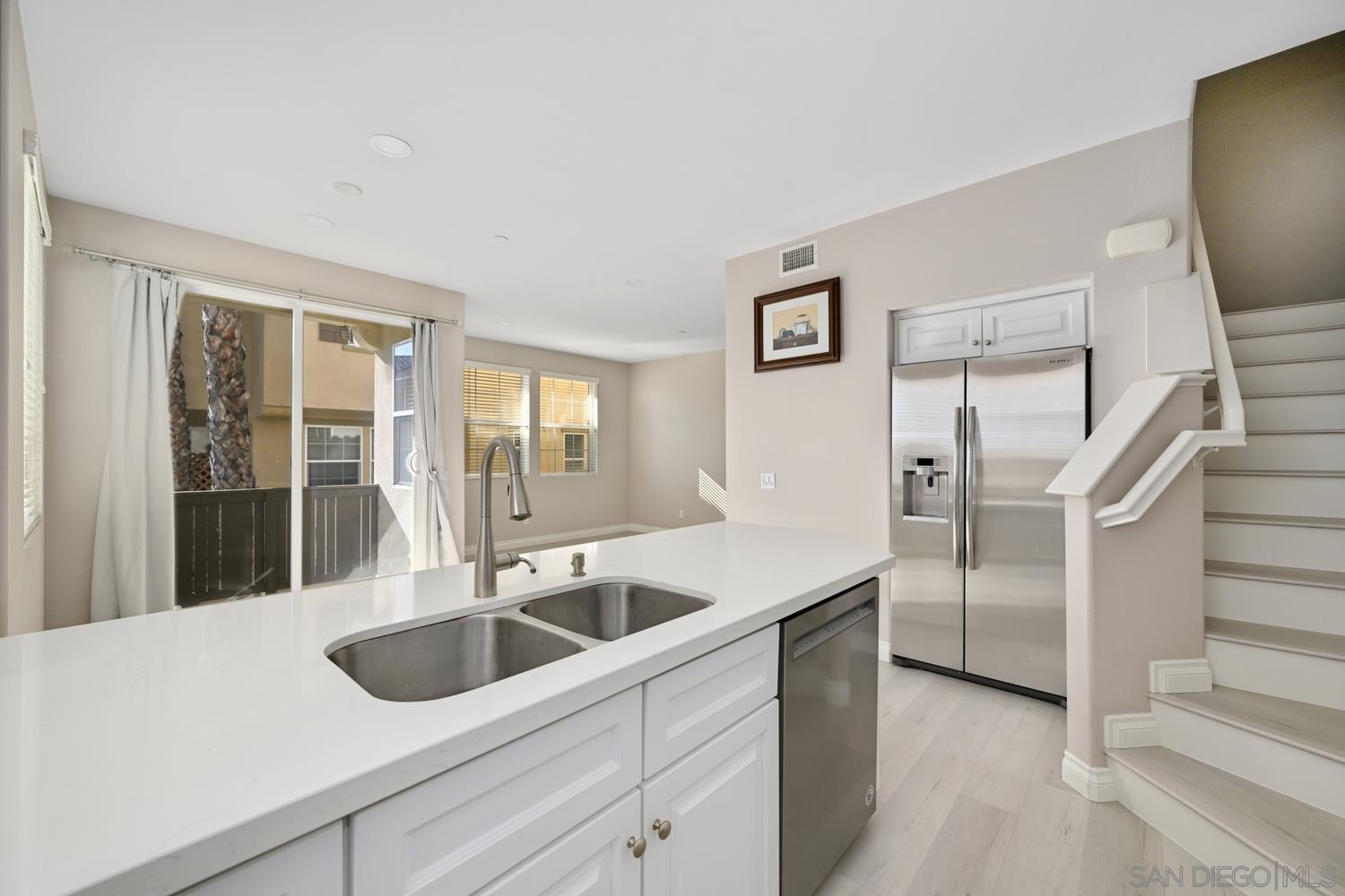 Detail Gallery Image 8 of 25 For 5074  Cascade Way  #102,  Oceanside,  CA 92057 - 2 Beds | 2/1 Baths
