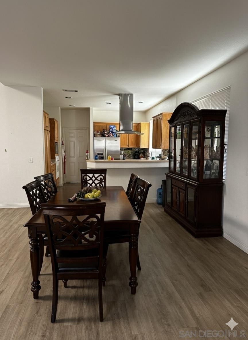 Detail Gallery Image 3 of 12 For 1217  Ridgegrove L, Escondido,  CA 92029 - 4 Beds | 2 Baths