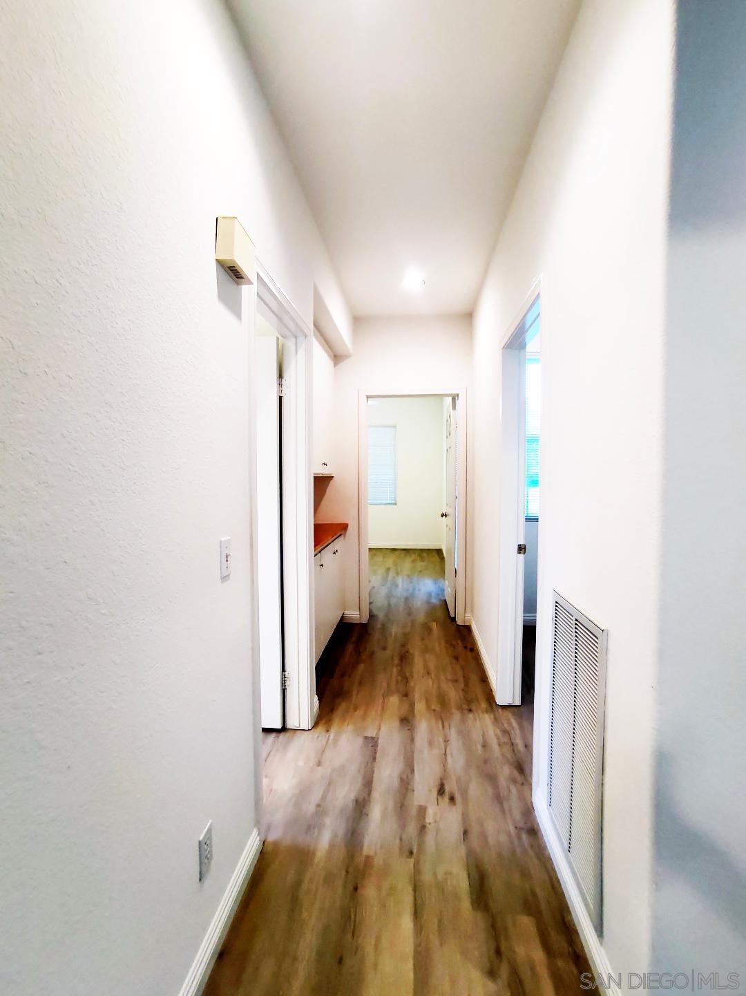 Detail Gallery Image 7 of 12 For 1217  Ridgegrove L, Escondido,  CA 92029 - 4 Beds | 2 Baths