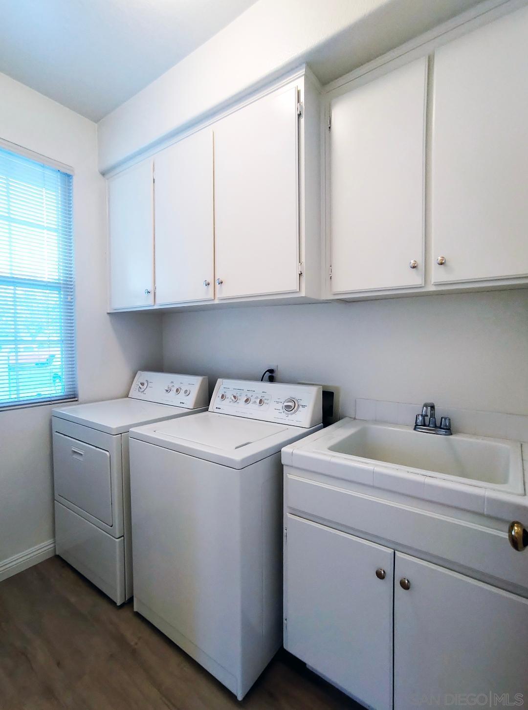 Detail Gallery Image 8 of 12 For 1217  Ridgegrove L, Escondido,  CA 92029 - 4 Beds | 2 Baths