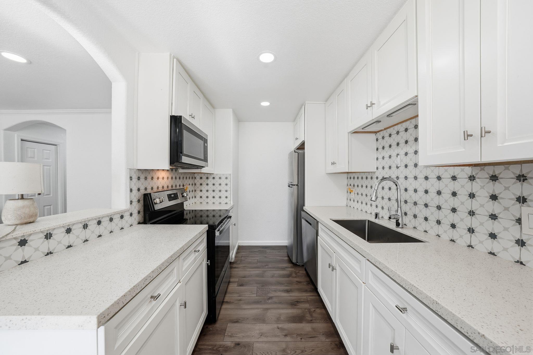 Detail Gallery Image 2 of 29 For 1687  Pentecost Way  #4,  San Diego,  CA 92105 - 1 Beds | 1 Baths