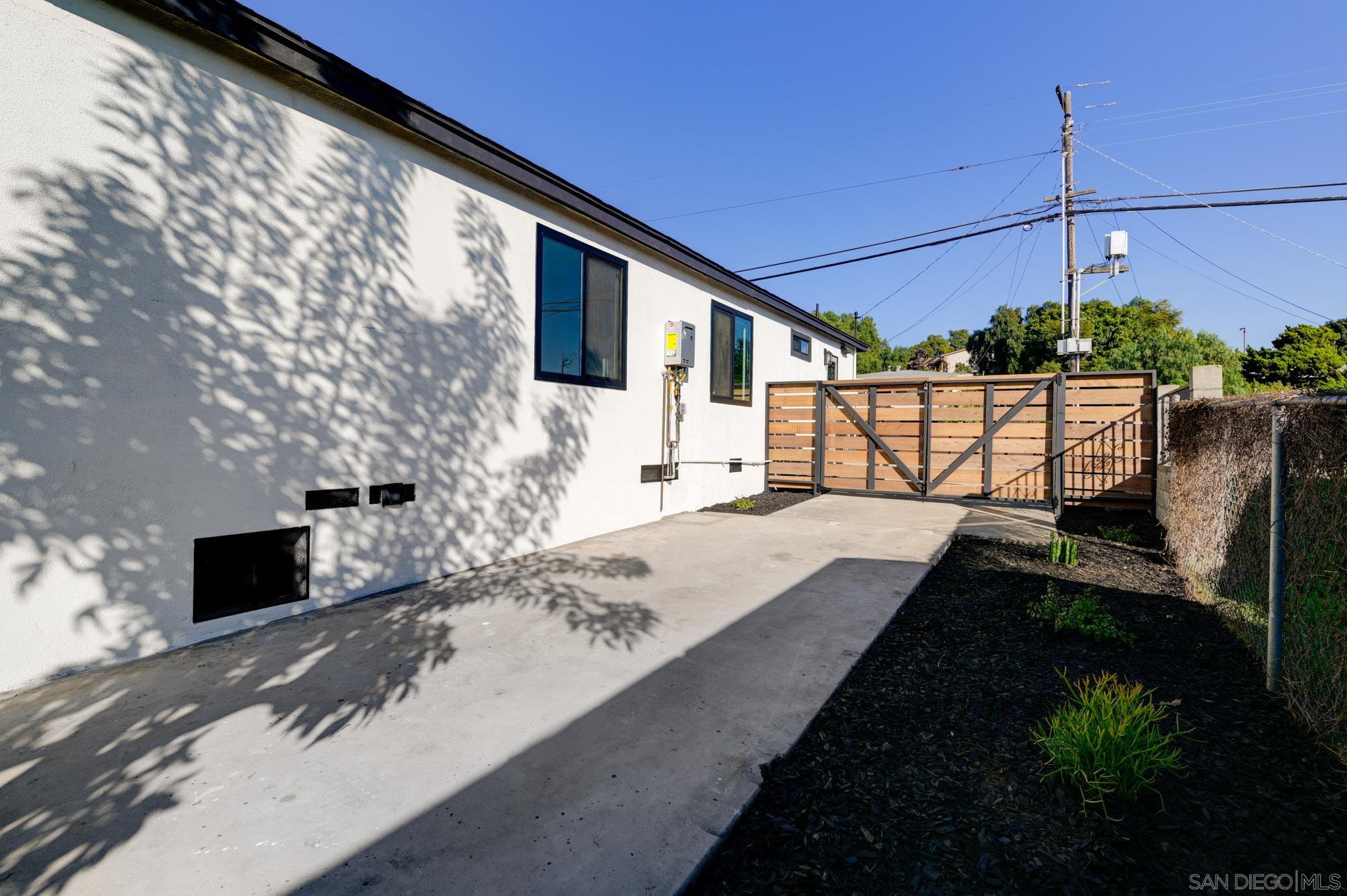 Detail Gallery Image 15 of 28 For 1948  Westinghouse St, San Diego,  CA 92111 - 3 Beds | 2 Baths