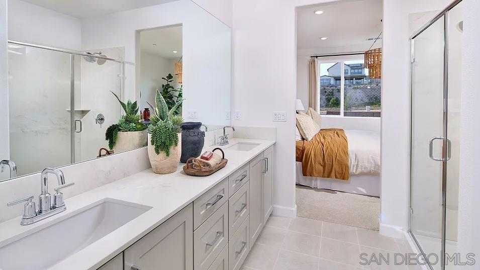 Detail Gallery Image 12 of 19 For 1059  Spike Street  #1,  Chula Vista,  CA 91911 - 4 Beds | 2/1 Baths