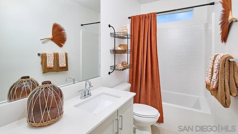 Detail Gallery Image 17 of 19 For 1059  Spike Street  #1,  Chula Vista,  CA 91911 - 4 Beds | 2/1 Baths