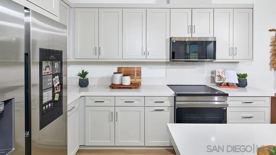 Detail Gallery Image 5 of 19 For 1059  Spike Street  #1,  Chula Vista,  CA 91911 - 4 Beds | 2/1 Baths