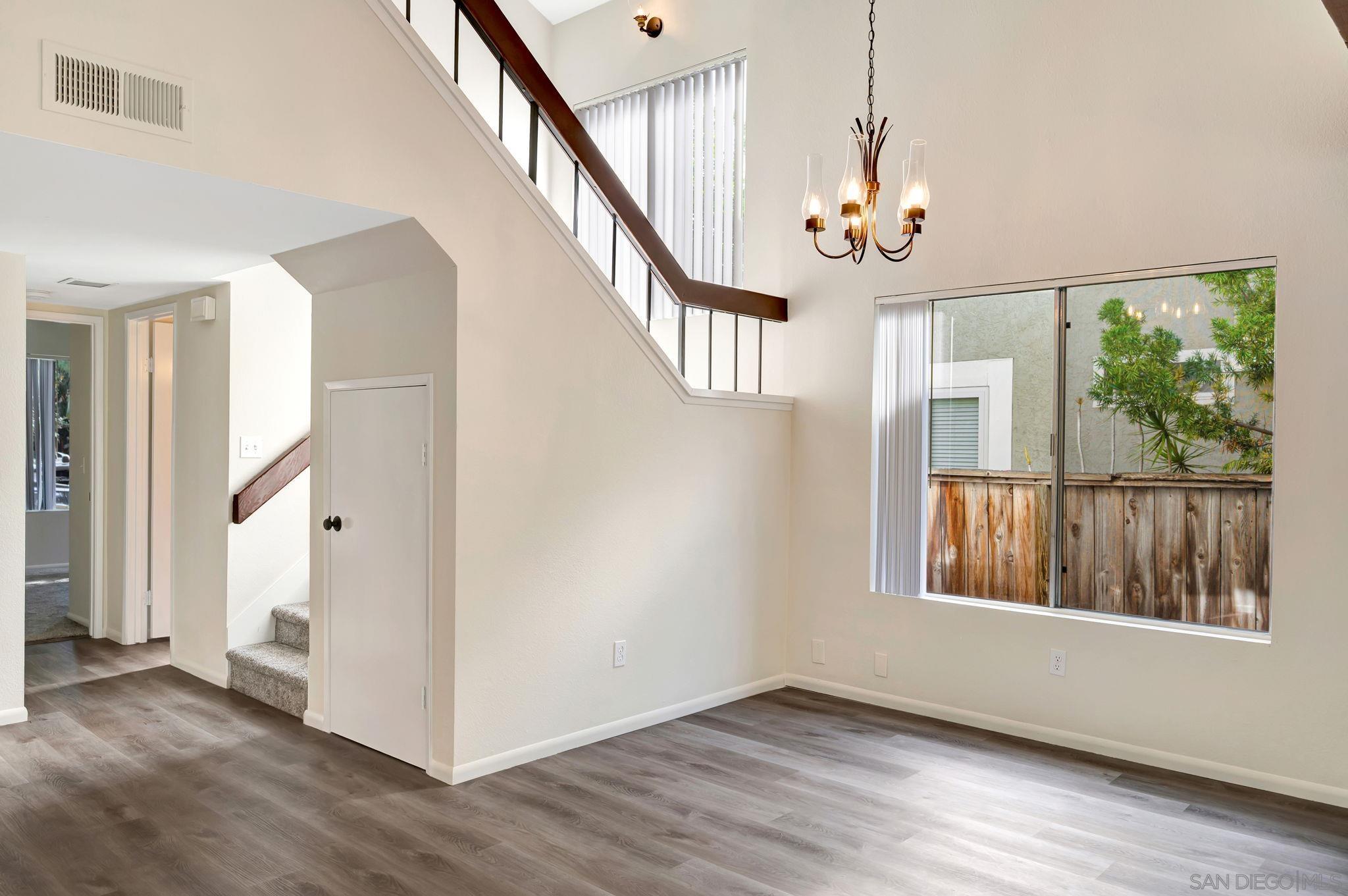 Detail Gallery Image 11 of 30 For 1480  Bridgeview Dr, San Diego,  CA 92105 - 3 Beds | 3 Baths