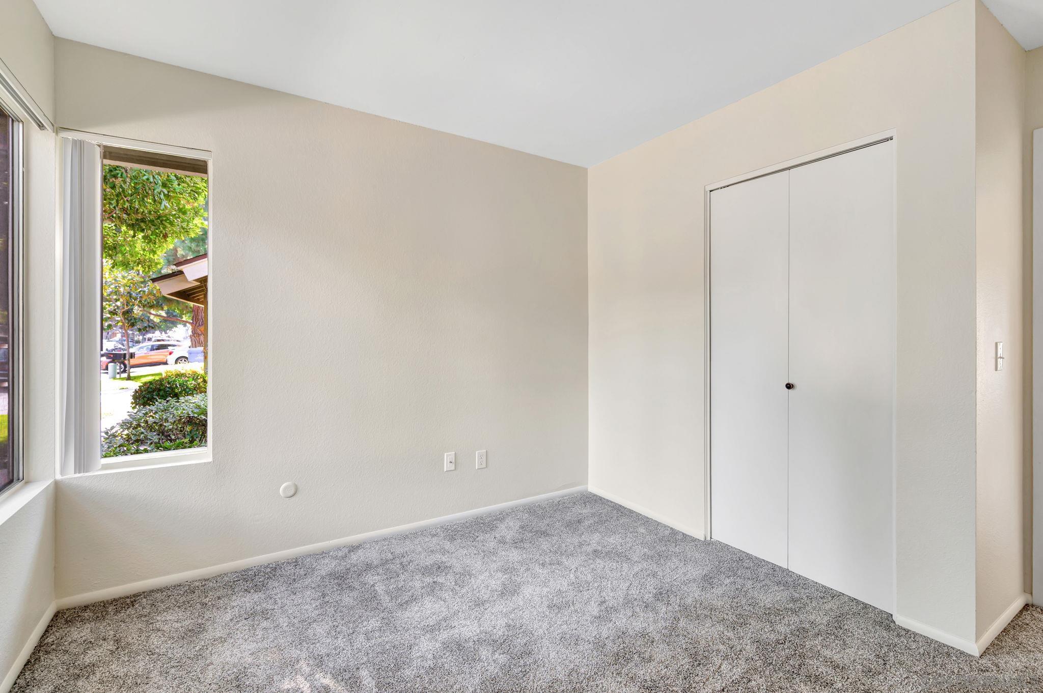 Detail Gallery Image 19 of 29 For 1480  Bridgeview Dr, San Diego,  CA 92105 - 3 Beds | 3 Baths