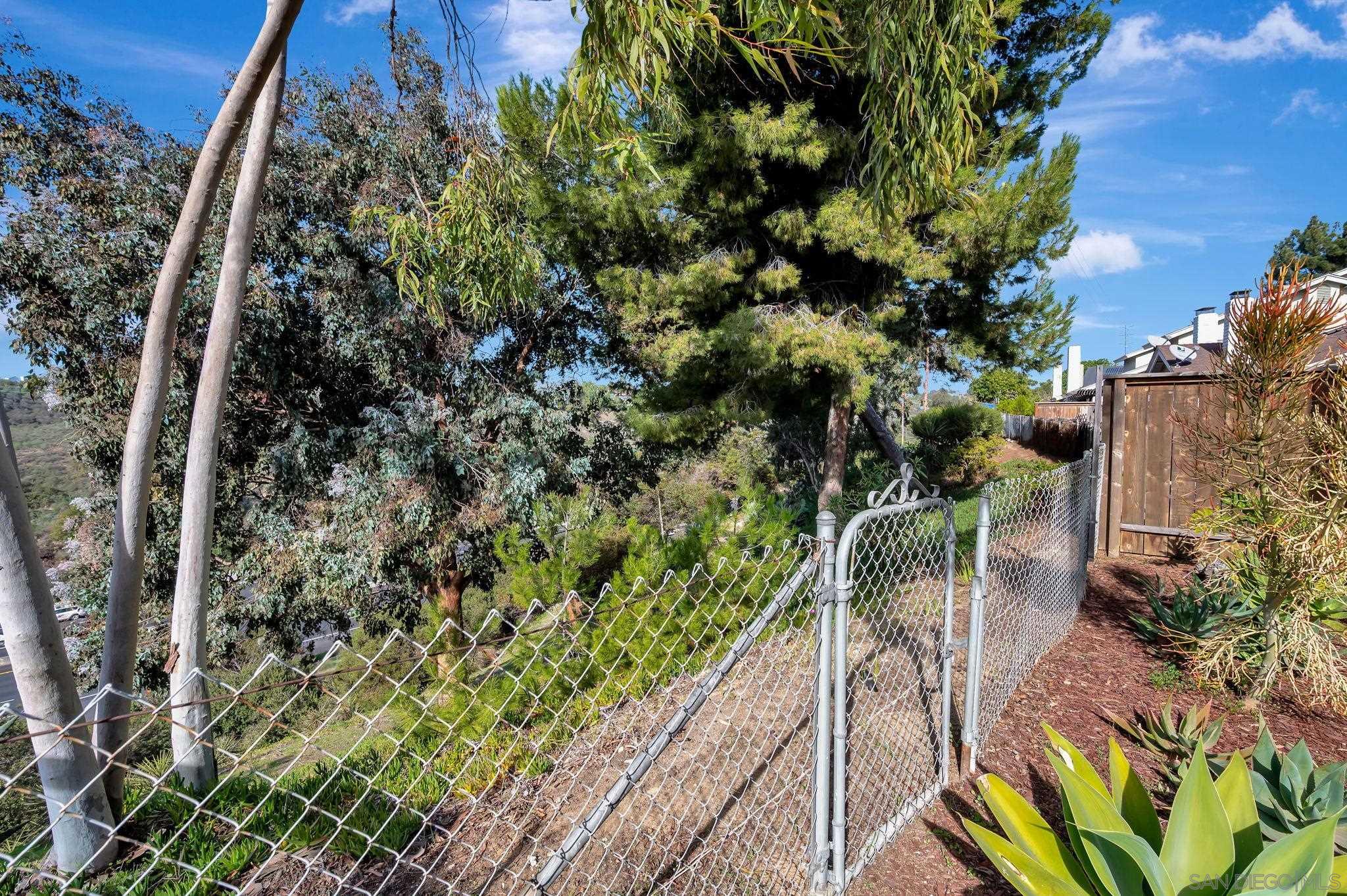 Detail Gallery Image 27 of 30 For 1480  Bridgeview Dr, San Diego,  CA 92105 - 3 Beds | 3 Baths