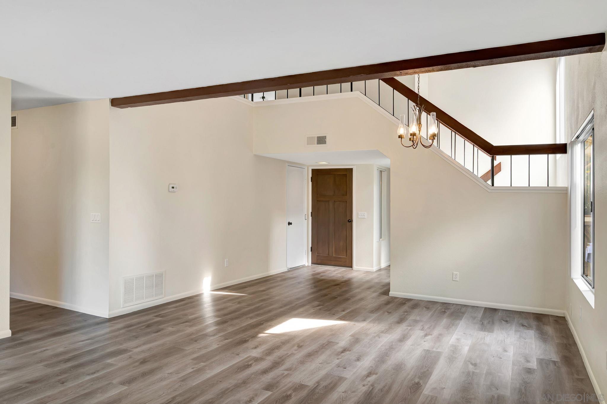 Detail Gallery Image 7 of 29 For 1480  Bridgeview Dr, San Diego,  CA 92105 - 3 Beds | 3 Baths