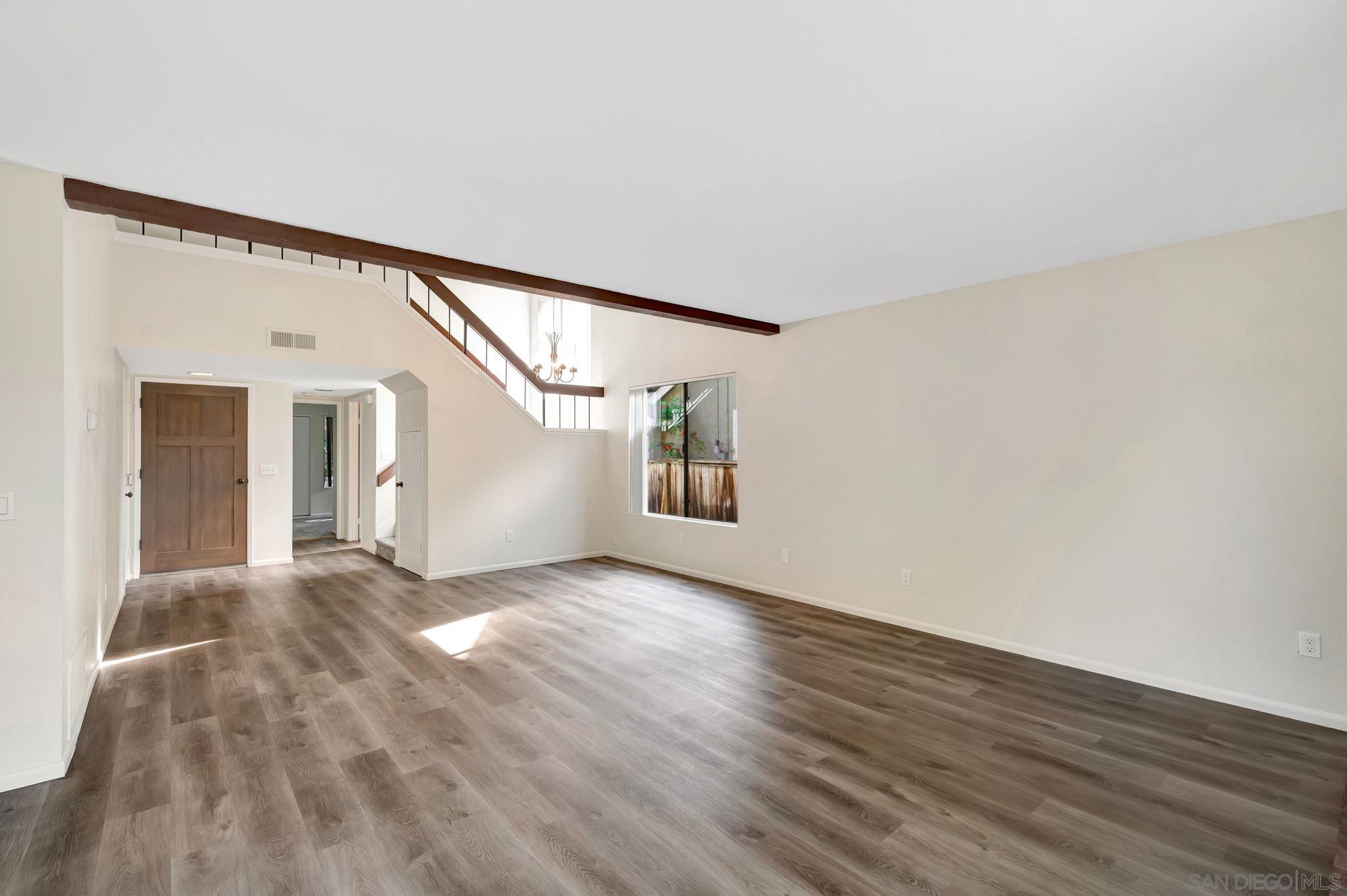 Detail Gallery Image 8 of 29 For 1480  Bridgeview Dr, San Diego,  CA 92105 - 3 Beds | 3 Baths