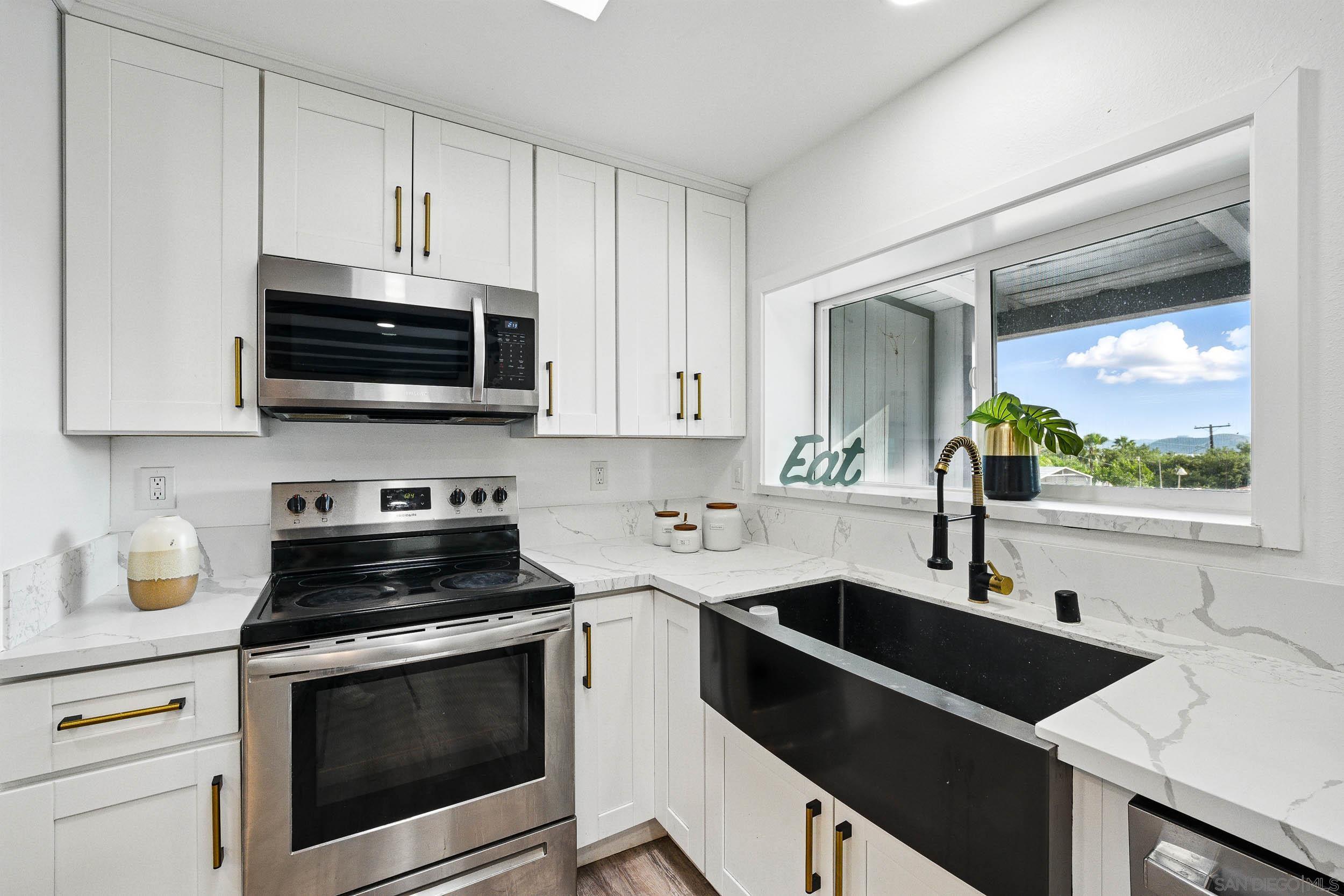 Detail Gallery Image 10 of 36 For Coping Place, Lakeside,  CA 92040 - 5 Beds | 3 Baths