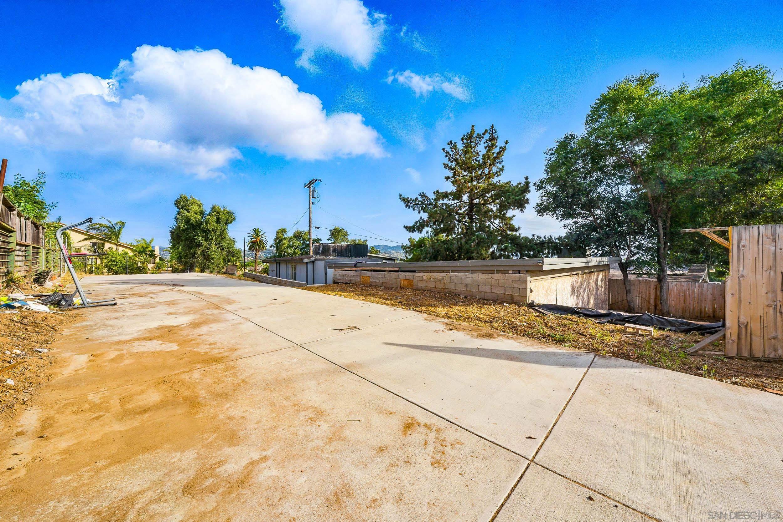 Detail Gallery Image 34 of 36 For Coping Place, Lakeside,  CA 92040 - 5 Beds | 3 Baths