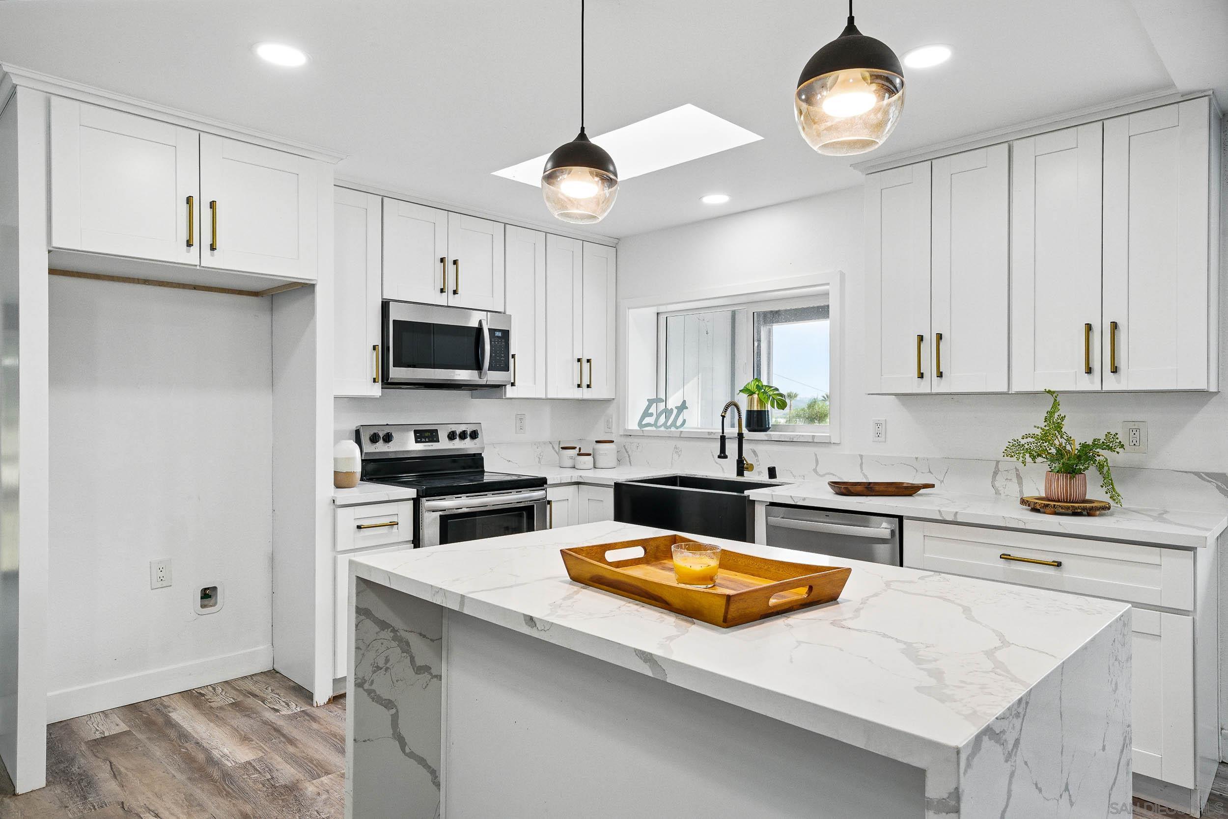 Detail Gallery Image 8 of 36 For Coping Place, Lakeside,  CA 92040 - 5 Beds | 3 Baths