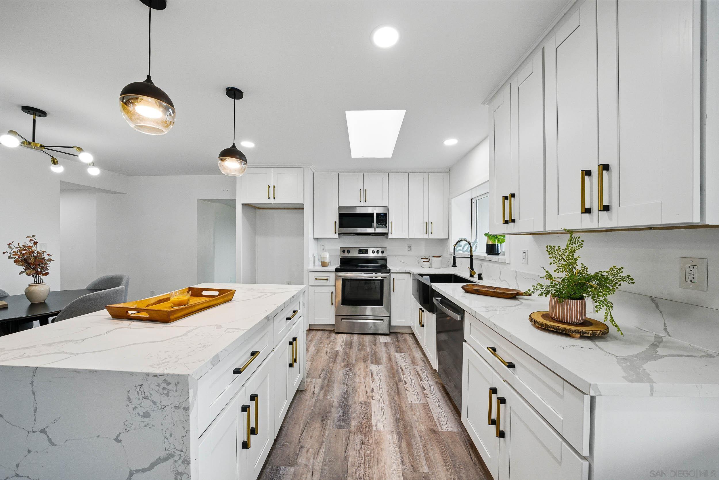 Detail Gallery Image 9 of 36 For Coping Place, Lakeside,  CA 92040 - 5 Beds | 3 Baths