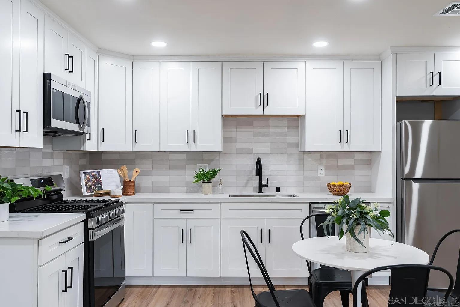 Detail Gallery Image 5 of 18 For 5270  Trojan Ave, San Diego,  CA 92115 - – Beds | – Baths