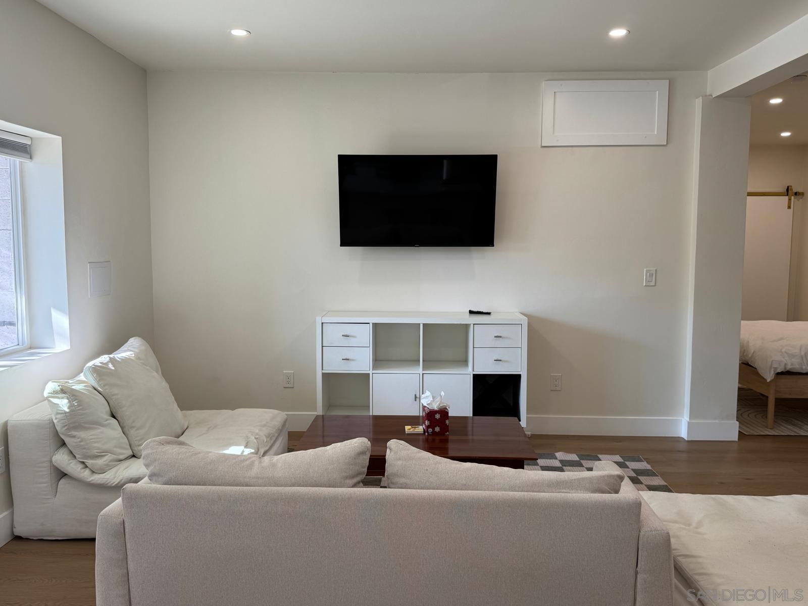 Detail Gallery Image 4 of 10 For 4221  Vista Way  Studio, La Mesa,  CA 91941 - 1 Beds | 1 Baths