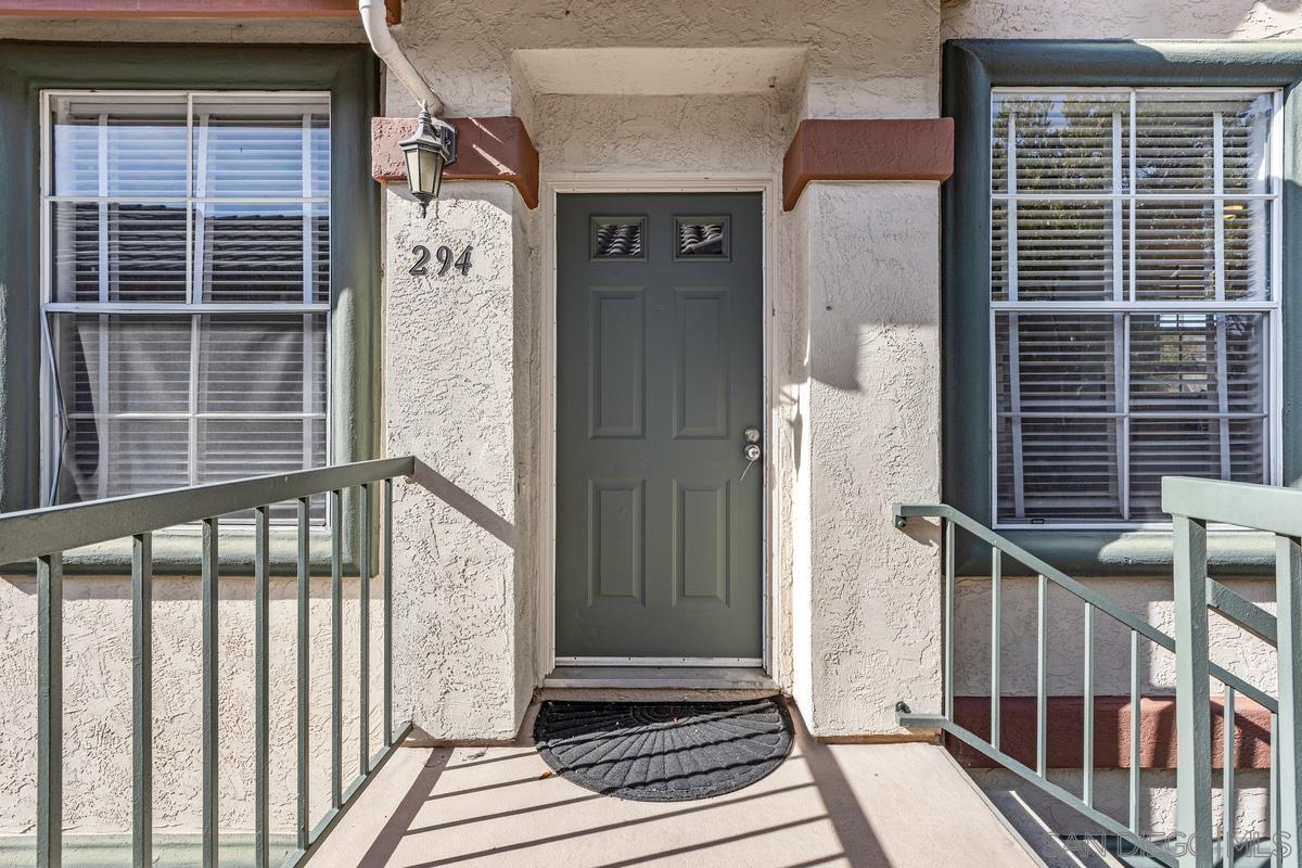 Detail Gallery Image 2 of 29 For 10878  Sabre Hill Dr  #294,  San Diego,  CA 92128 - 2 Beds | 2 Baths
