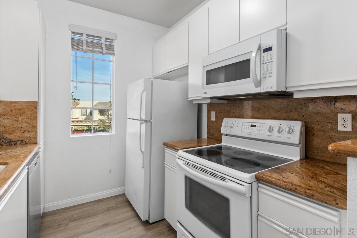 Detail Gallery Image 3 of 29 For 10878  Sabre Hill Dr  #294,  San Diego,  CA 92128 - 2 Beds | 2 Baths