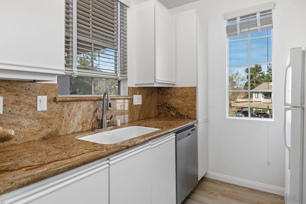 Detail Gallery Image 5 of 29 For 10878  Sabre Hill Dr  #294,  San Diego,  CA 92128 - 2 Beds | 2 Baths