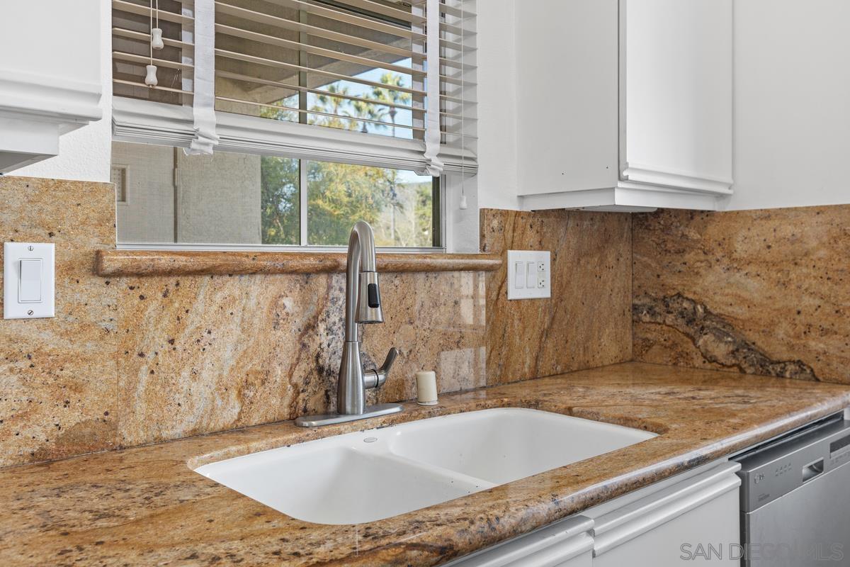 Detail Gallery Image 6 of 29 For 10878  Sabre Hill Dr  #294,  San Diego,  CA 92128 - 2 Beds | 2 Baths