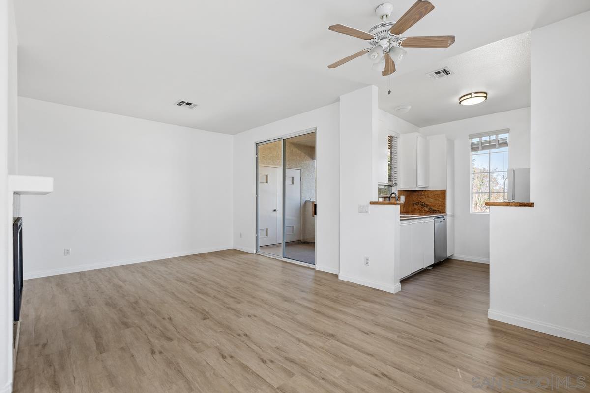 Detail Gallery Image 7 of 29 For 10878  Sabre Hill Dr  #294,  San Diego,  CA 92128 - 2 Beds | 2 Baths