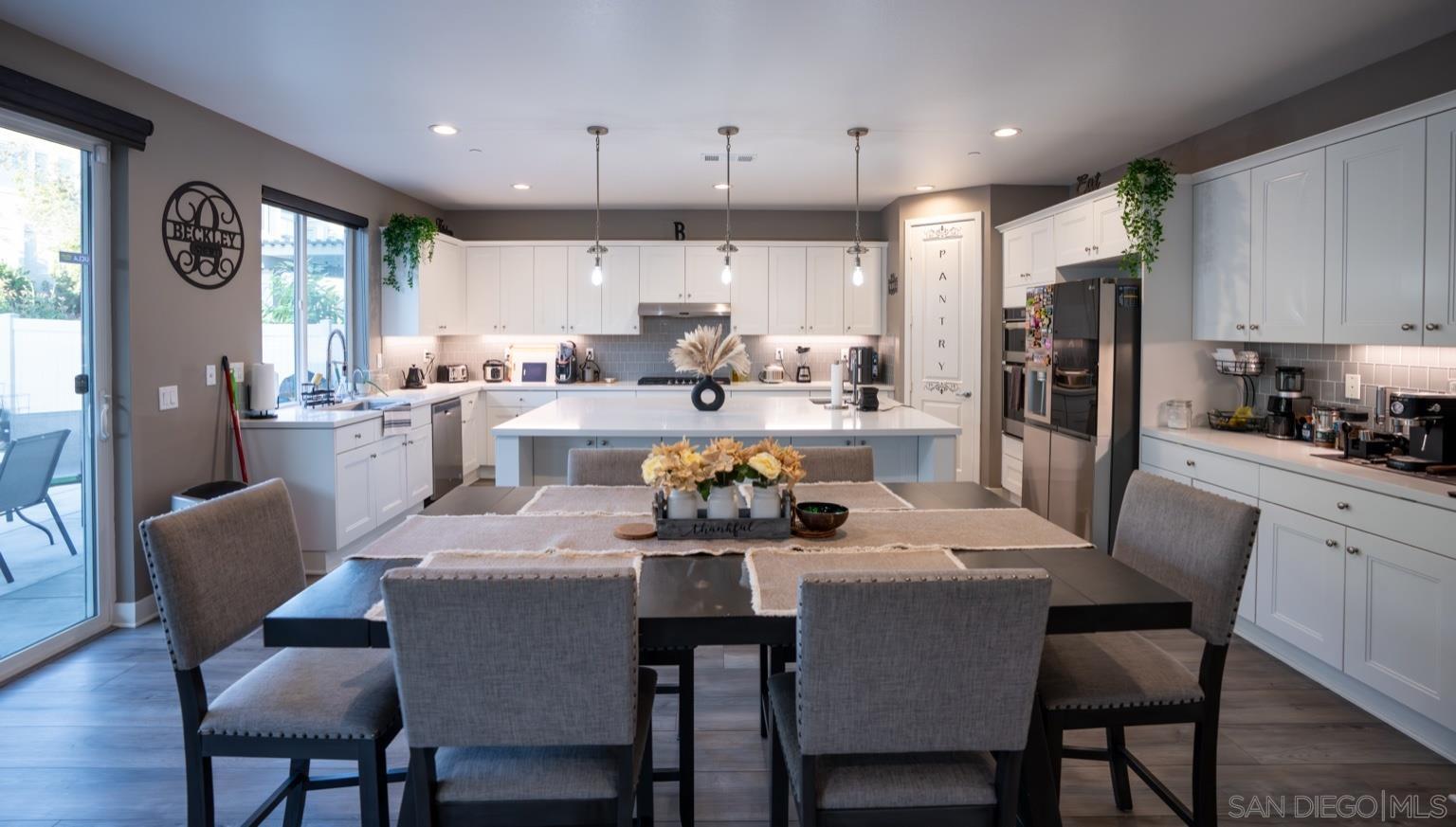 Detail Gallery Image 4 of 34 For 1417  Stearns Whard Rd, Chula Vista,  CA 91913 - 4 Beds | 4/1 Baths