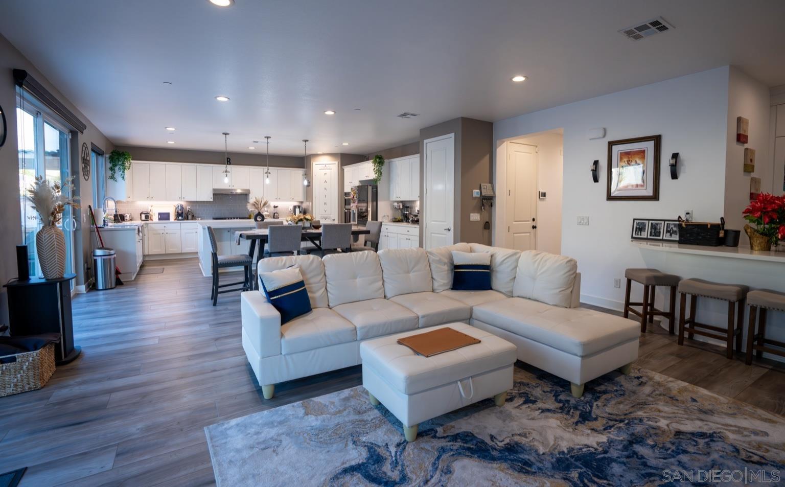 Detail Gallery Image 10 of 34 For 1417  Stearns Whard Rd, Chula Vista,  CA 91913 - 4 Beds | 4/1 Baths