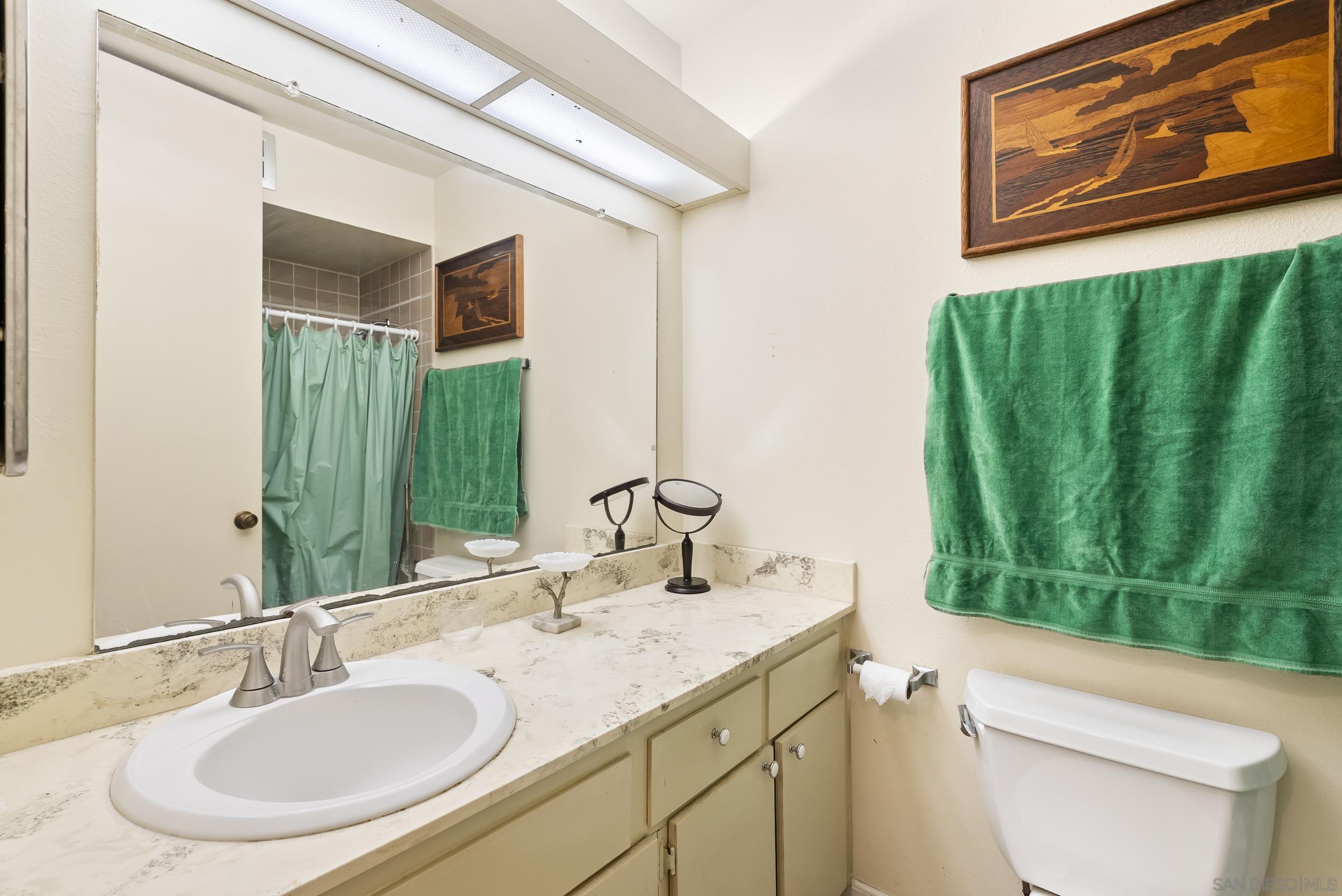 Detail Gallery Image 12 of 19 For 6455  La Jolla Blvd  #121,  La Jolla,  CA 92037 - 2 Beds | 2 Baths