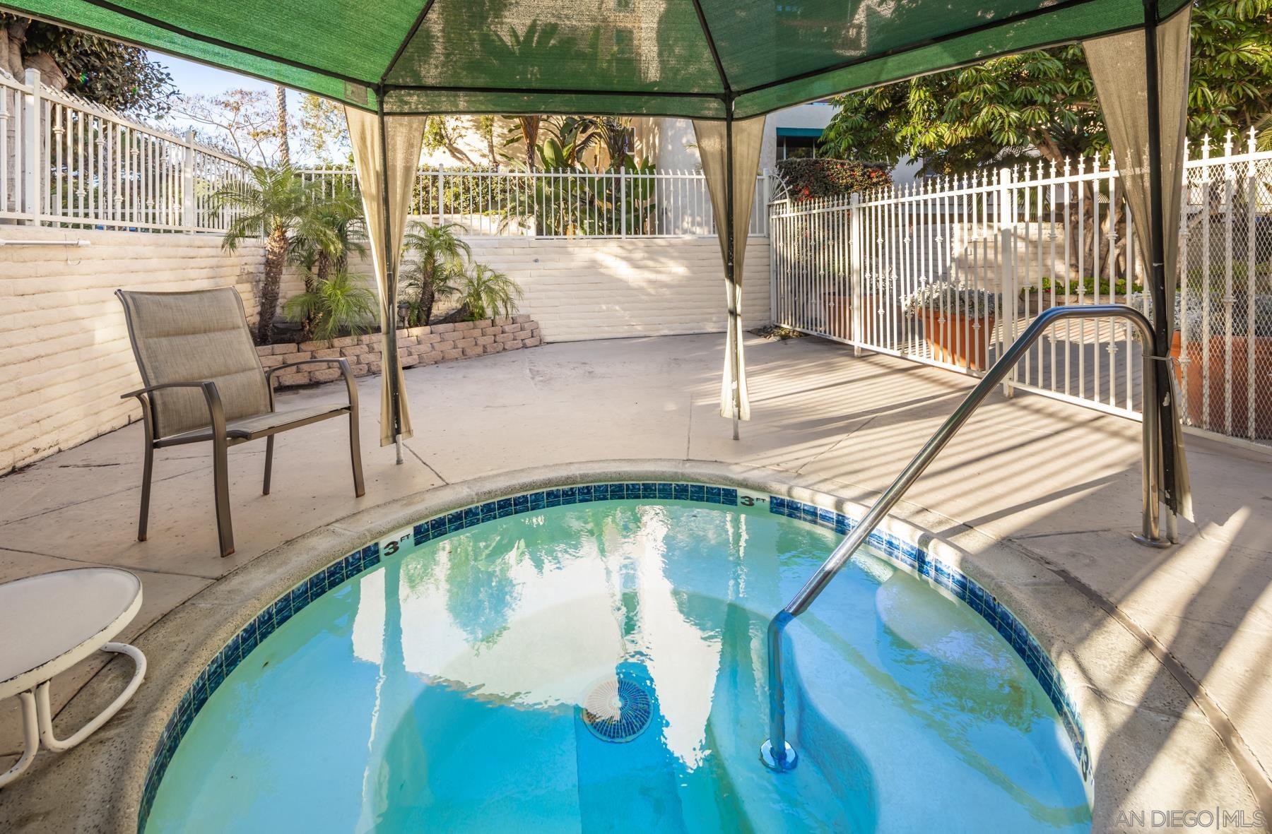 Detail Gallery Image 17 of 19 For 6455  La Jolla Blvd  #121,  La Jolla,  CA 92037 - 2 Beds | 2 Baths