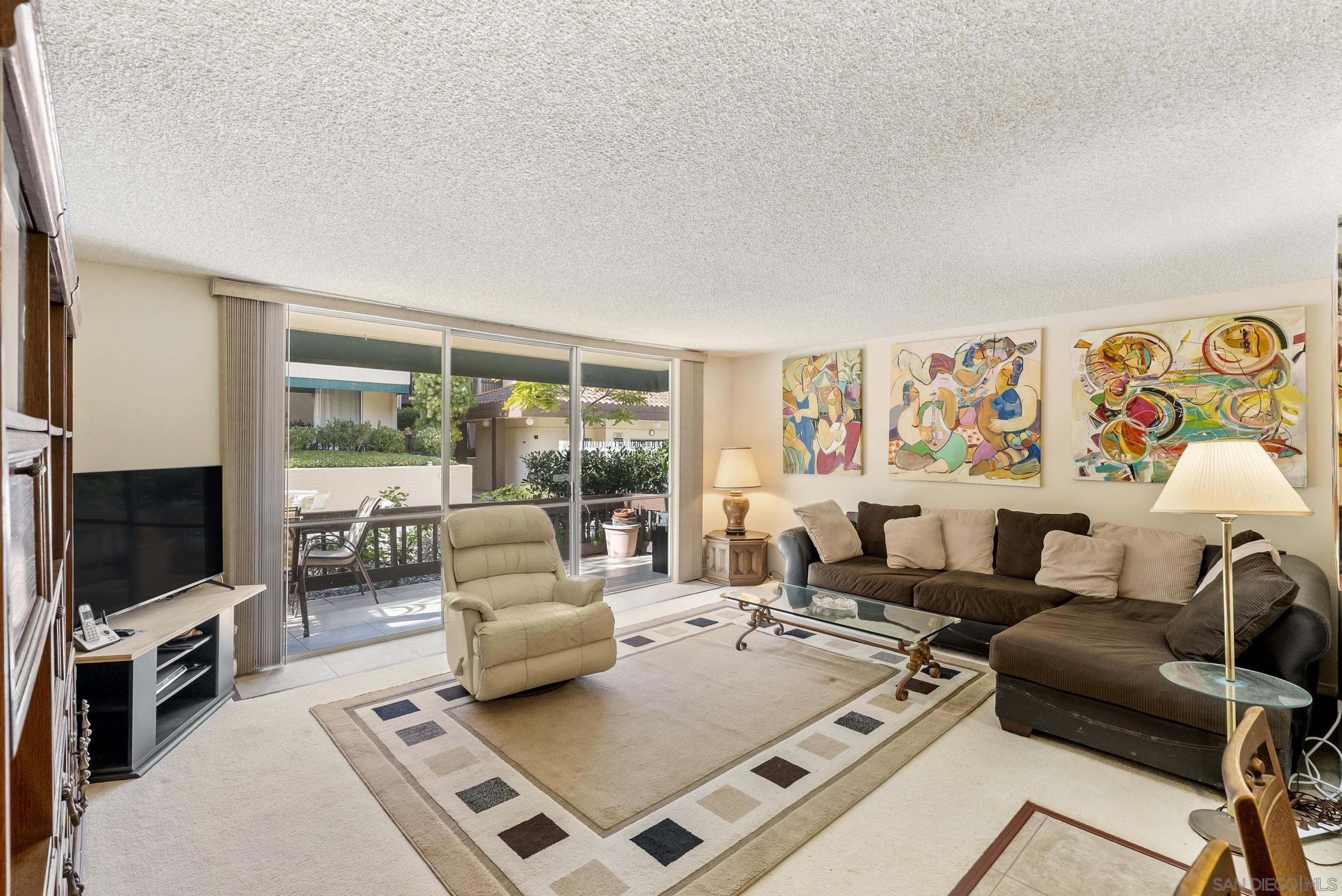 Detail Gallery Image 7 of 19 For 6455  La Jolla Blvd  #121,  La Jolla,  CA 92037 - 2 Beds | 2 Baths