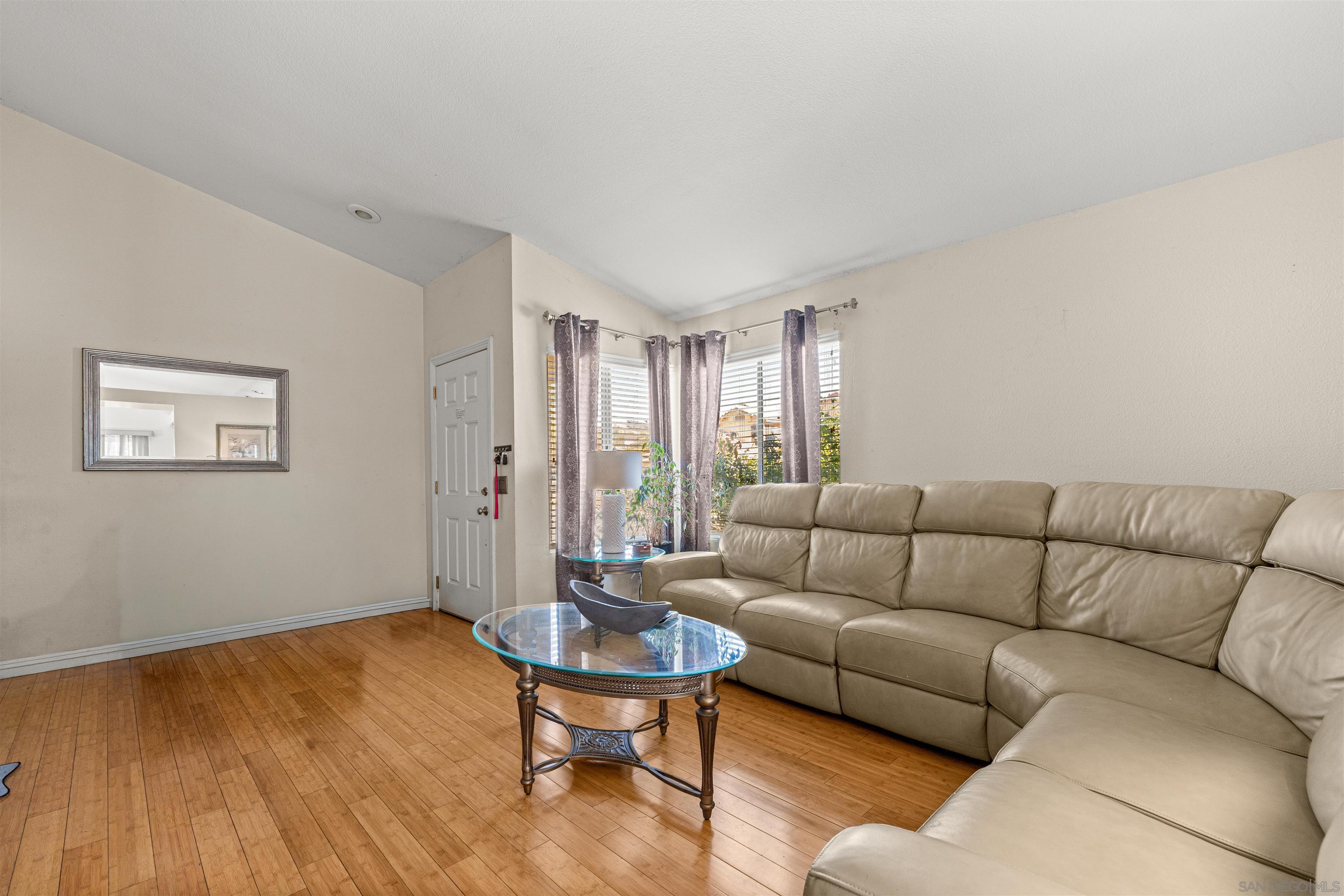 Detail Gallery Image 5 of 31 For 245  Bass Ct, Perris,  CA 92571 - 3 Beds | 2 Baths